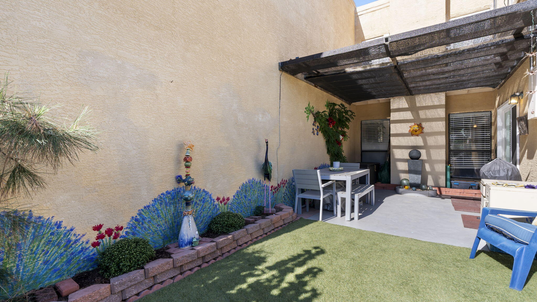 5108 LA FIESTA Drive NE