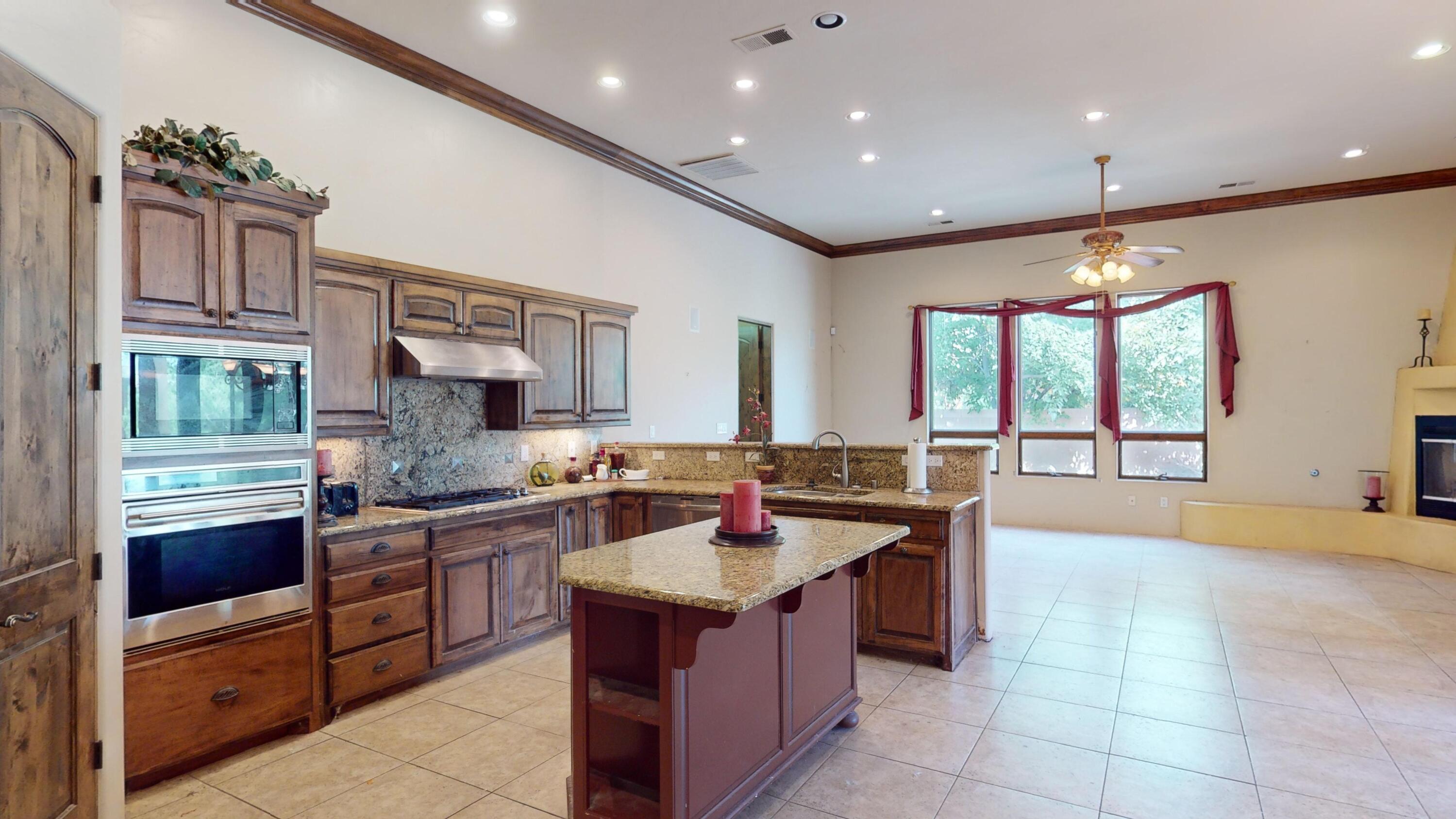 3301 CALLE FACIO NW