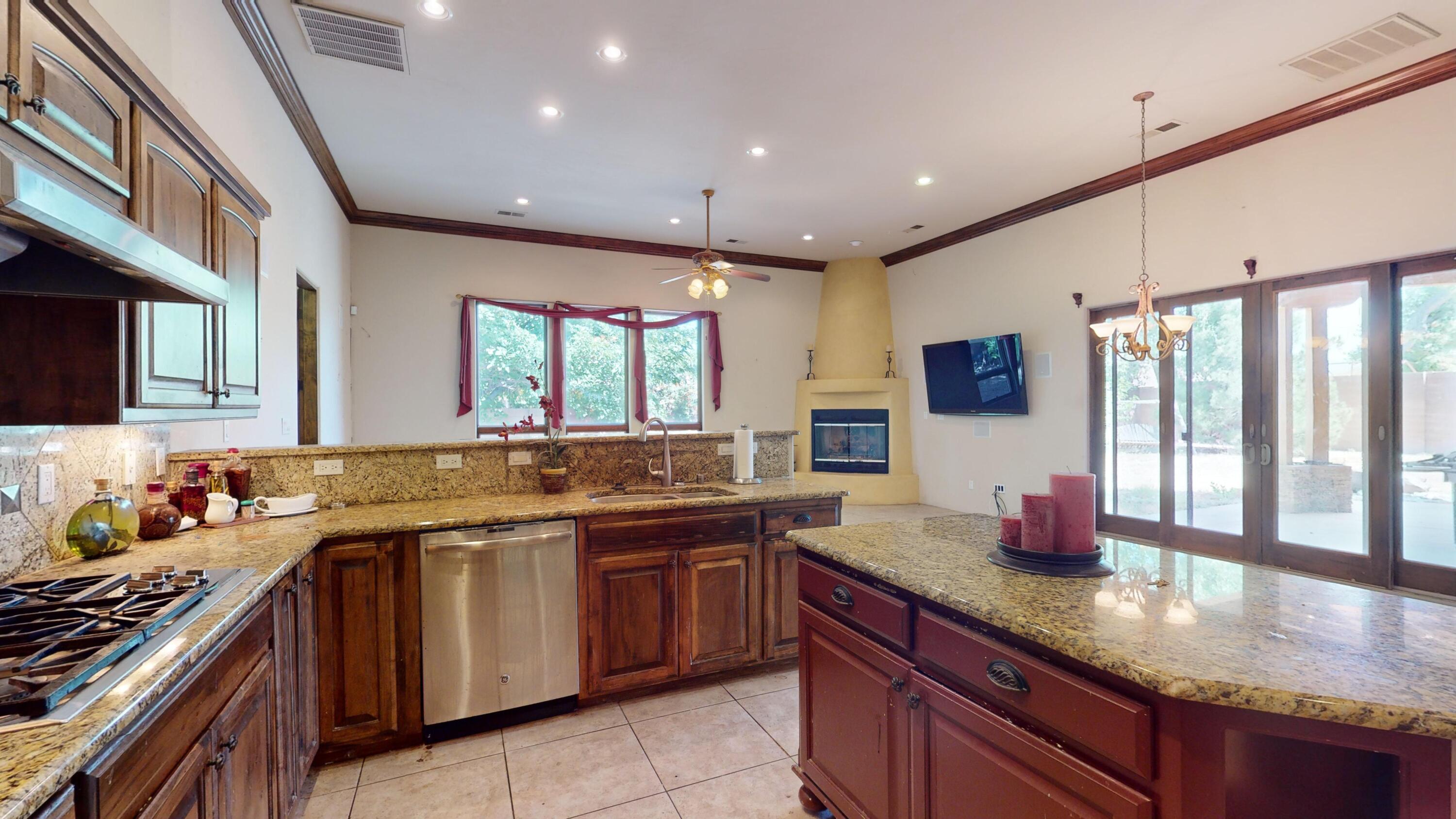 3301 CALLE FACIO NW