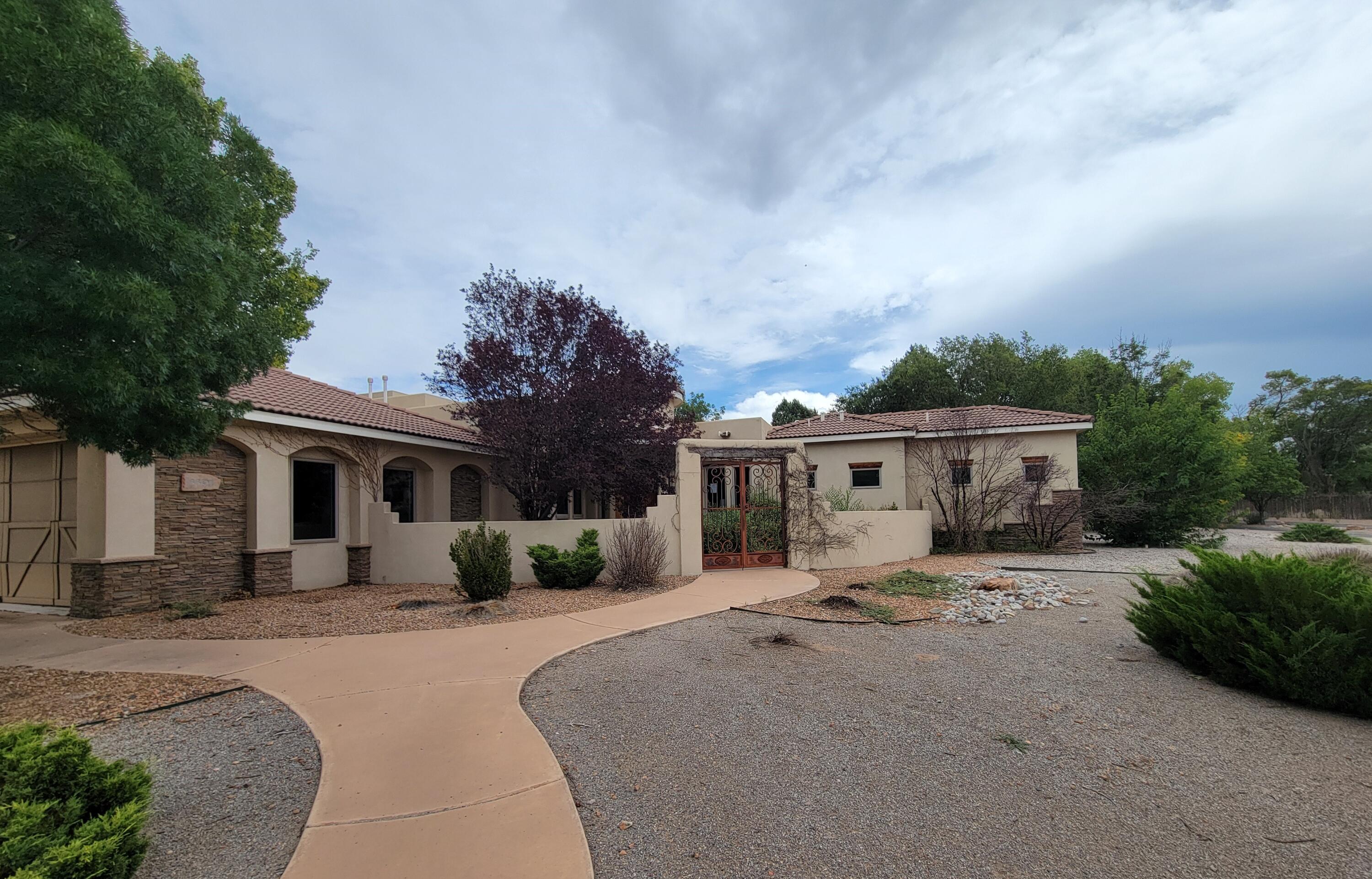 3301 CALLE FACIO NW