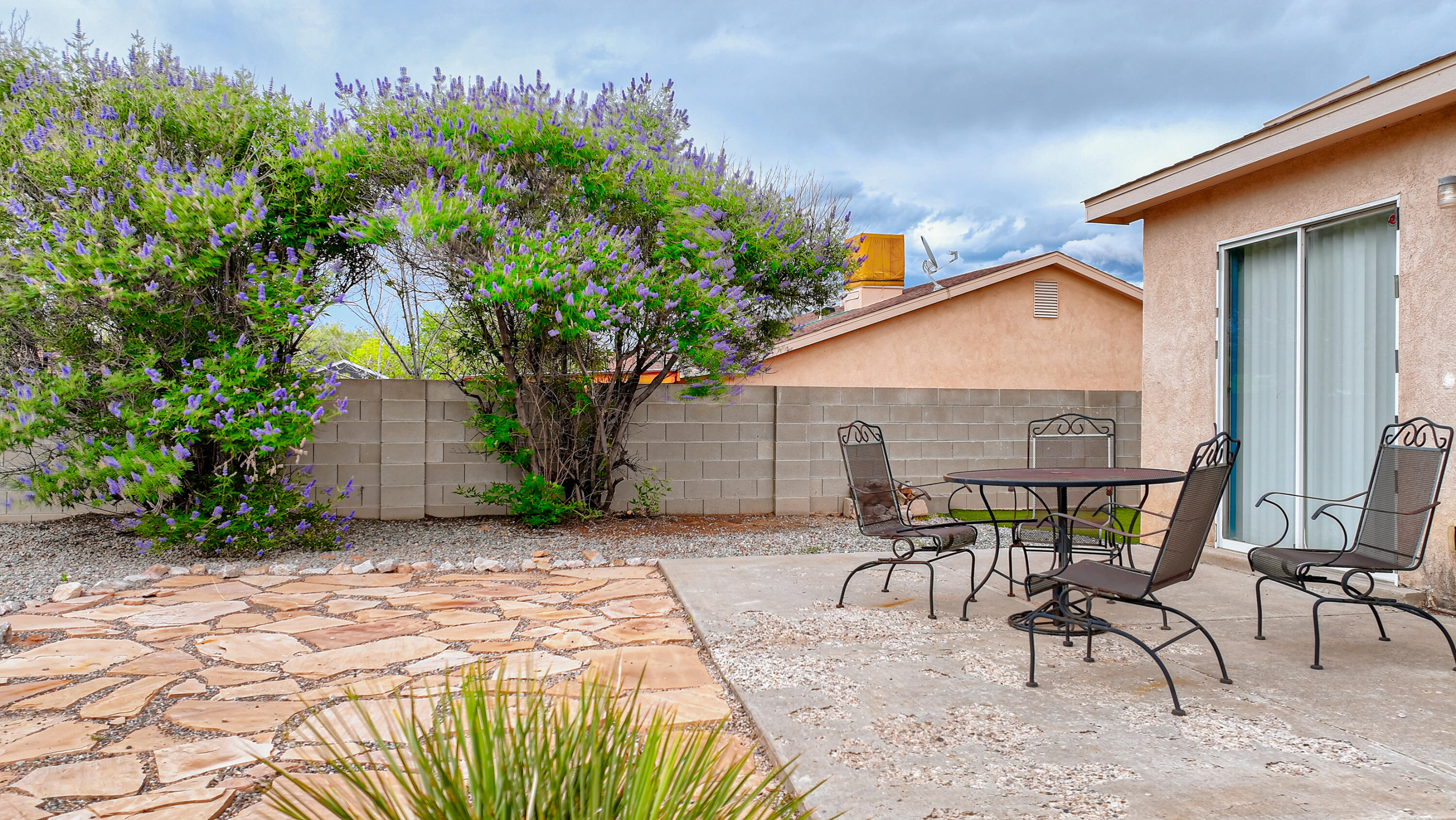 5011 KOKOPELLI Drive NE