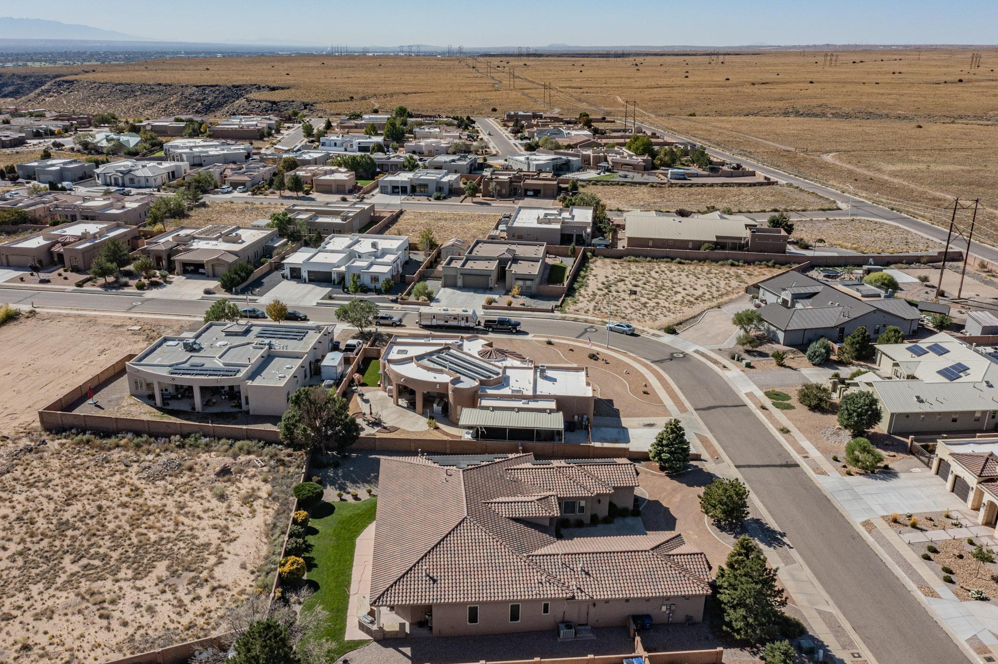 7923 VICTORIA Drive NW