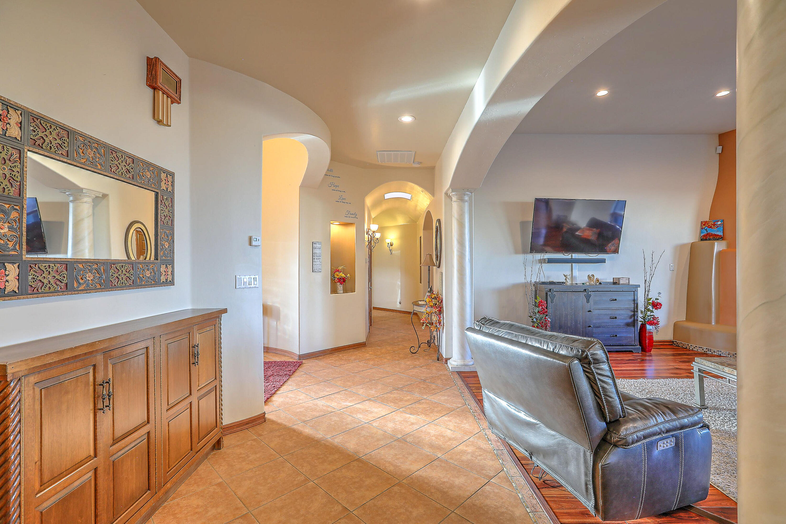 7923 VICTORIA Drive NW