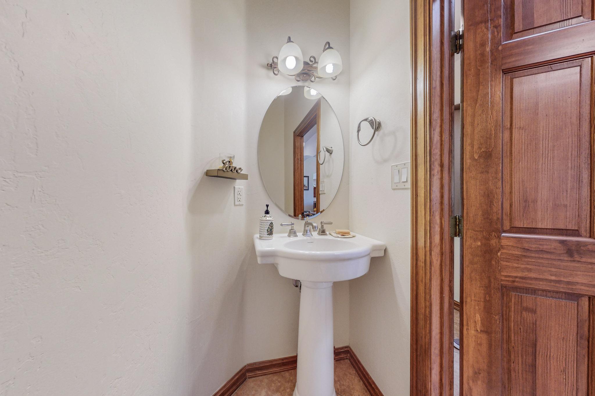 7923 VICTORIA Drive NW