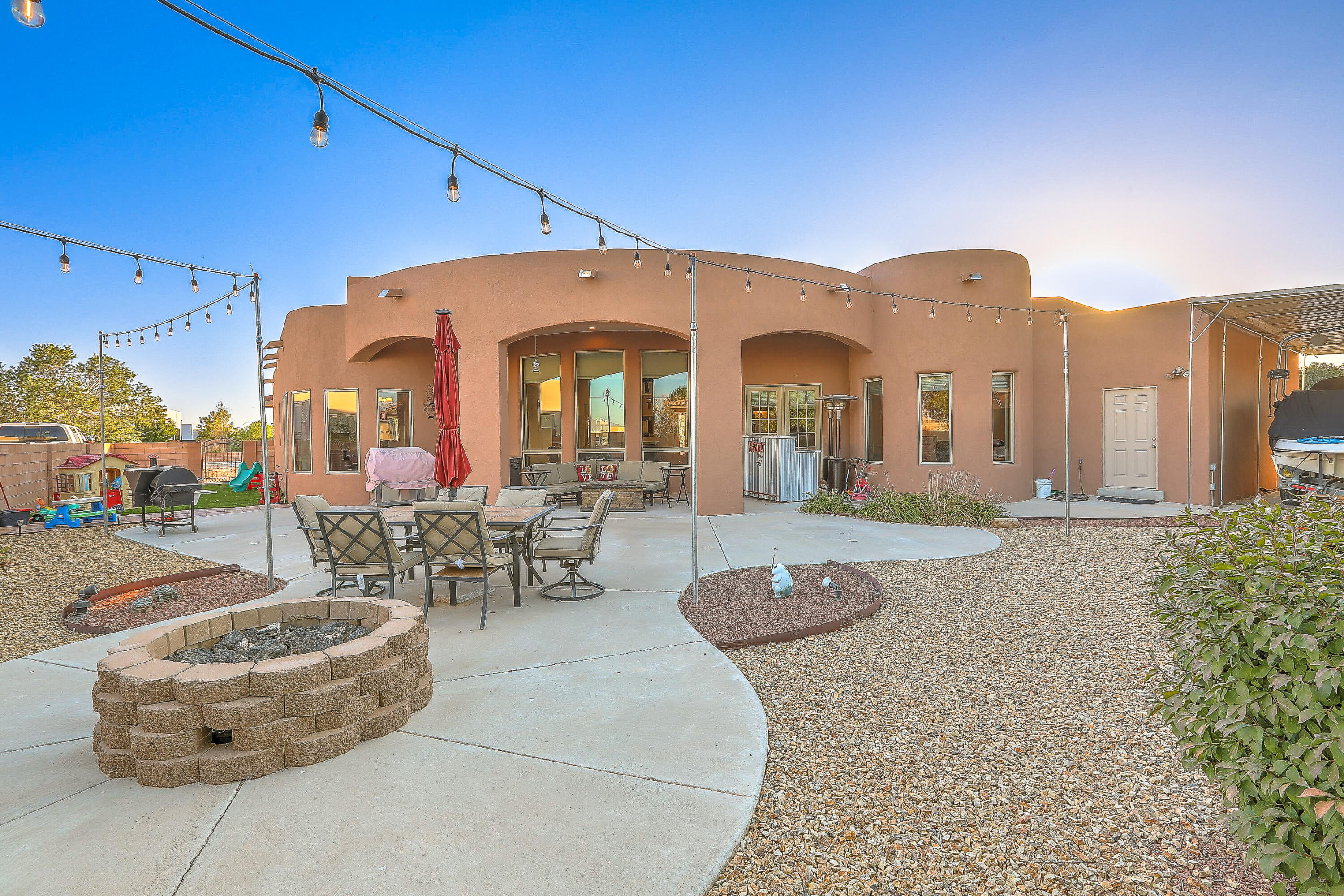 7923 VICTORIA Drive NW