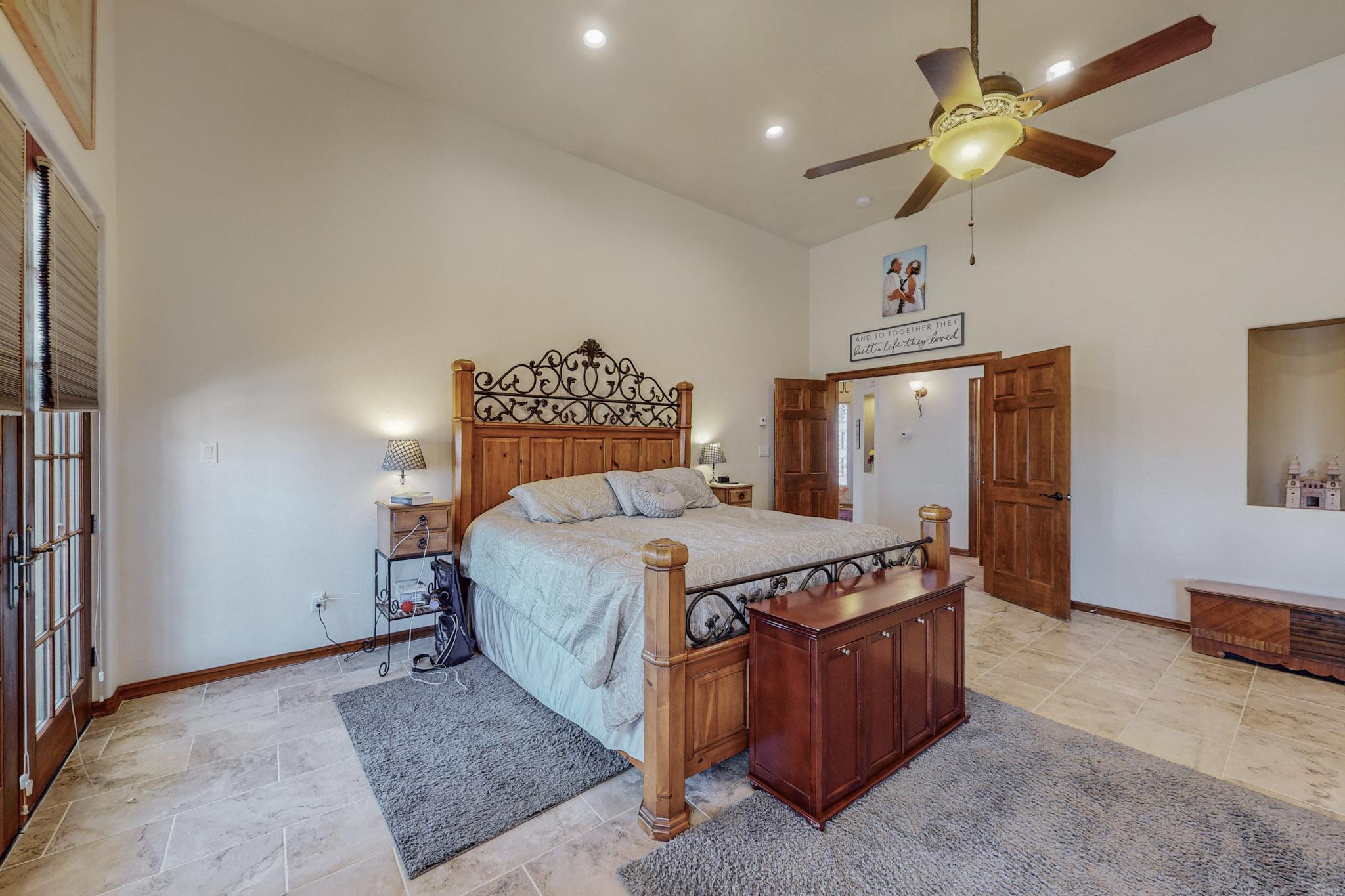 7923 VICTORIA Drive NW