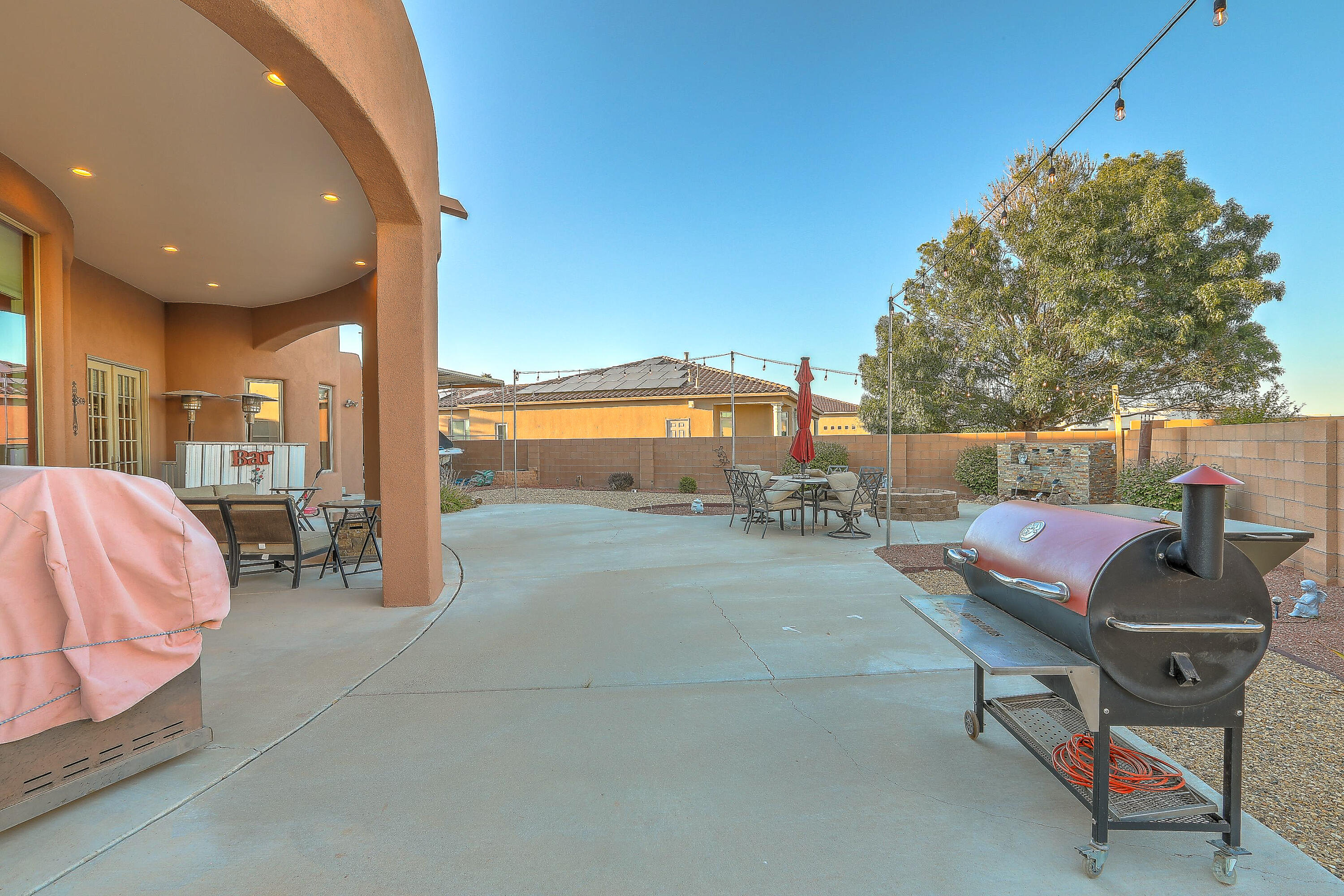 7923 VICTORIA Drive NW