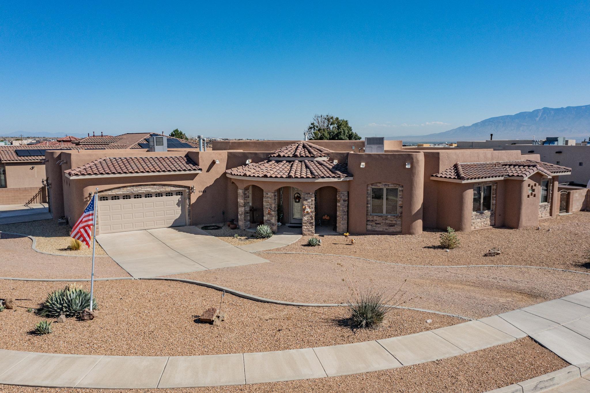 7923 VICTORIA Drive NW