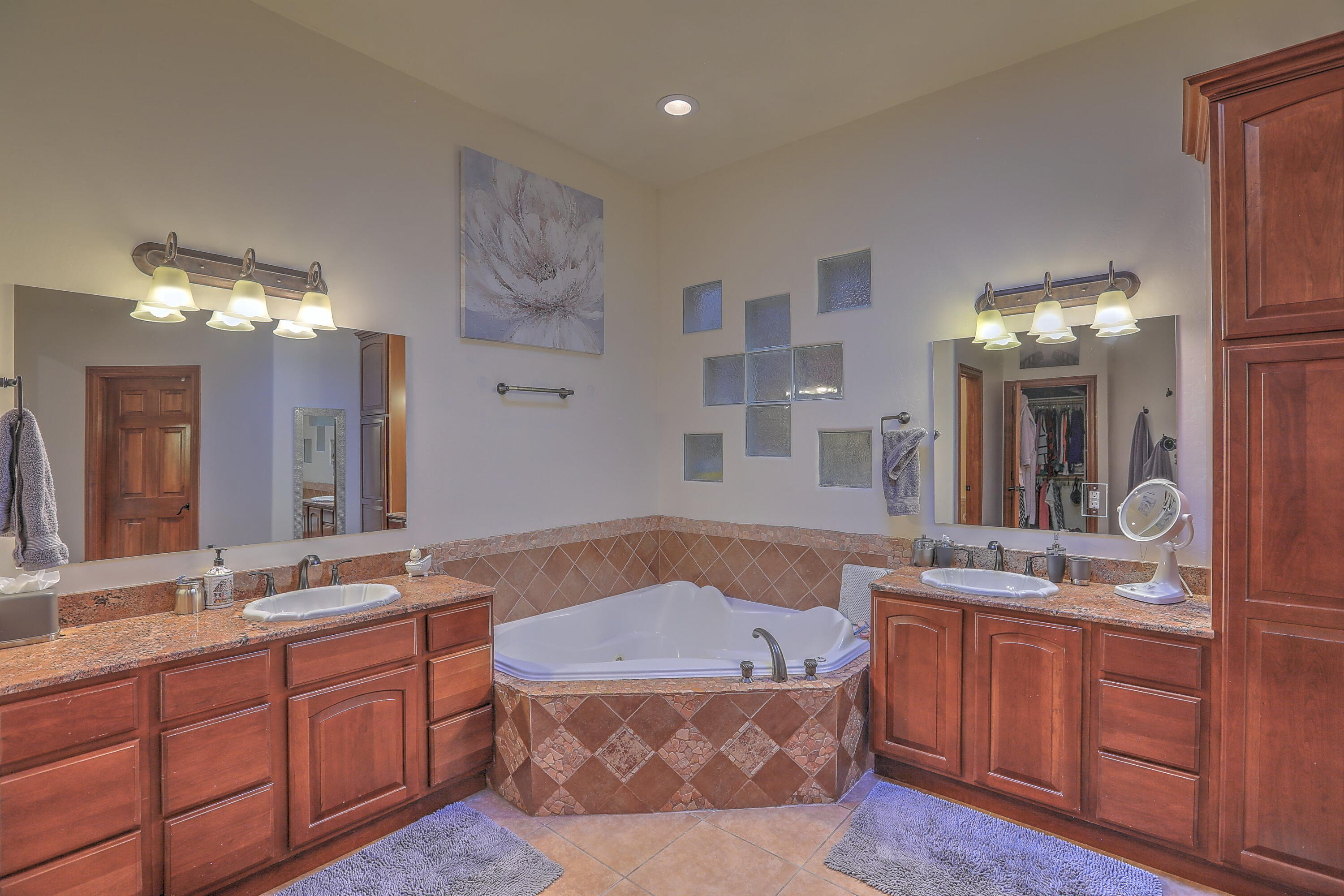 7923 VICTORIA Drive NW