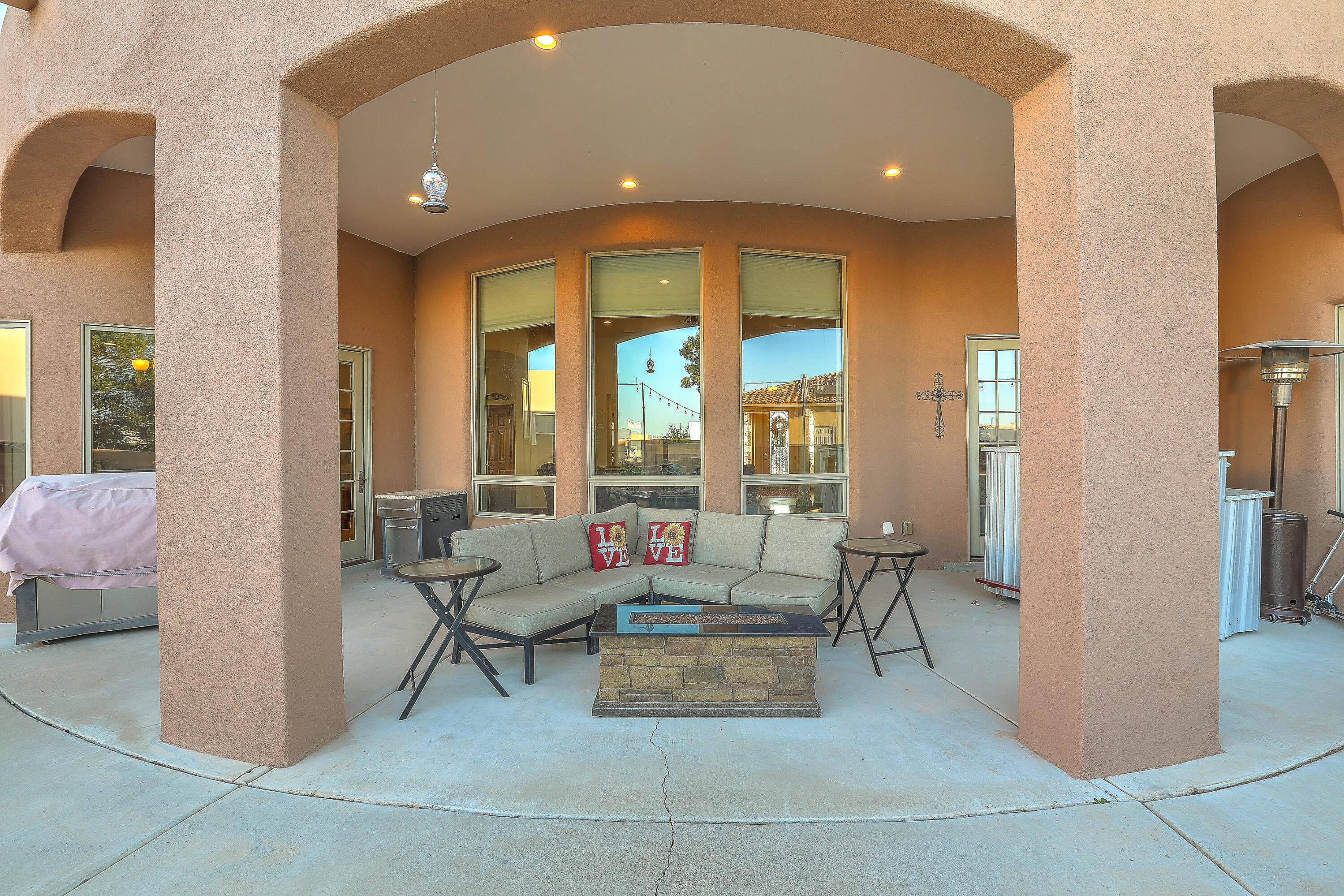 7923 VICTORIA Drive NW