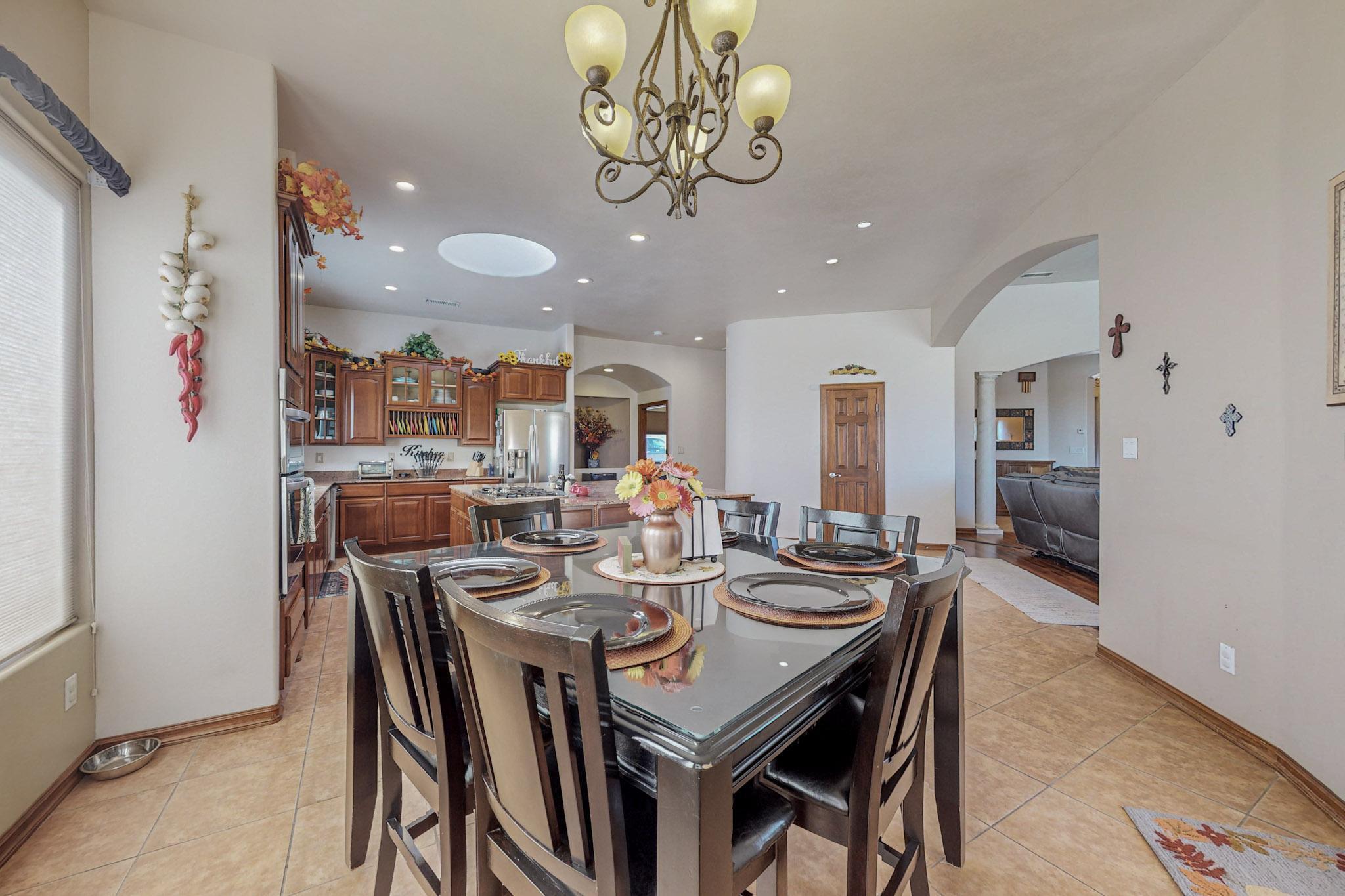 7923 VICTORIA Drive NW