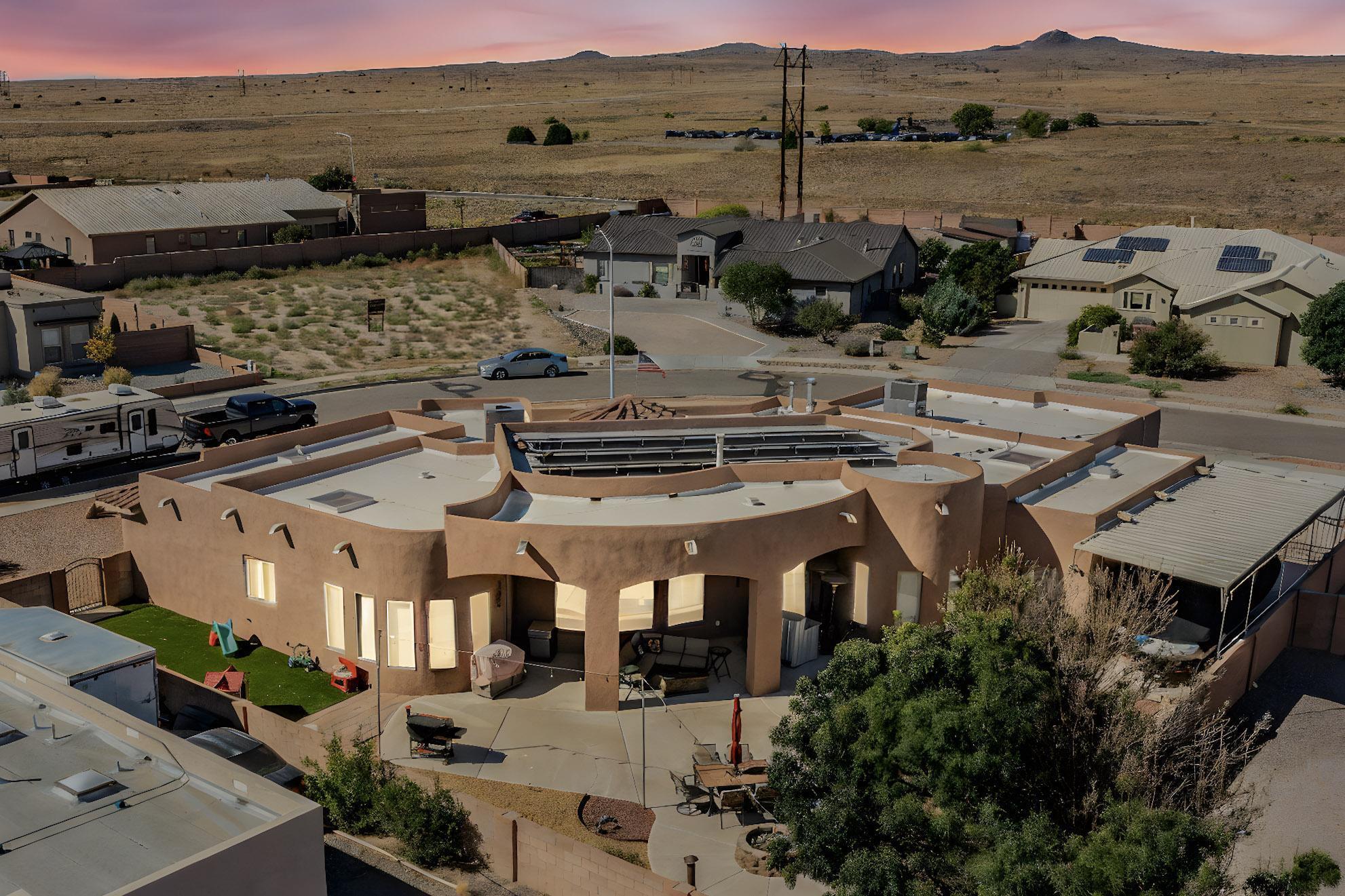 7923 VICTORIA Drive NW