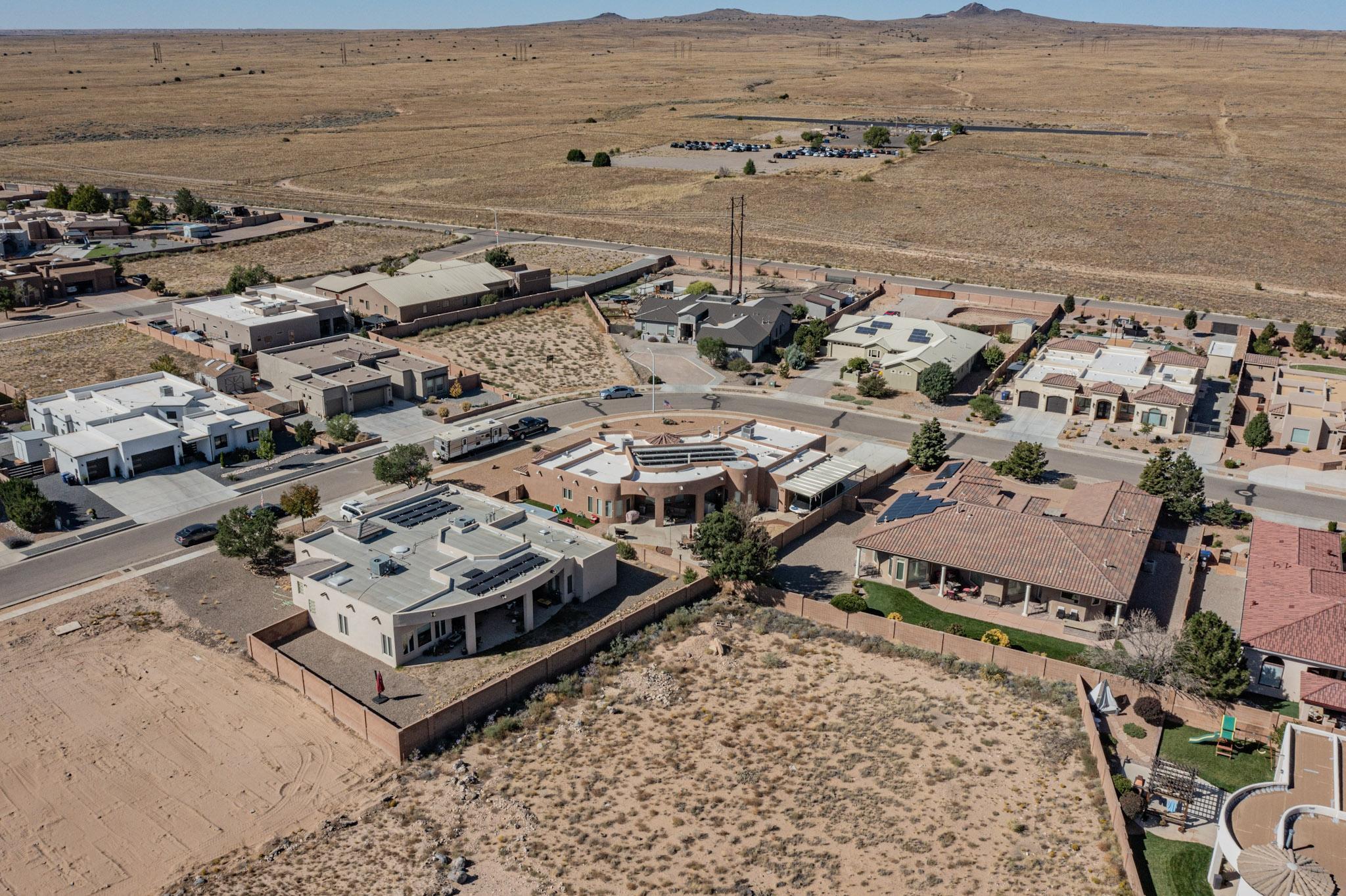 7923 VICTORIA Drive NW