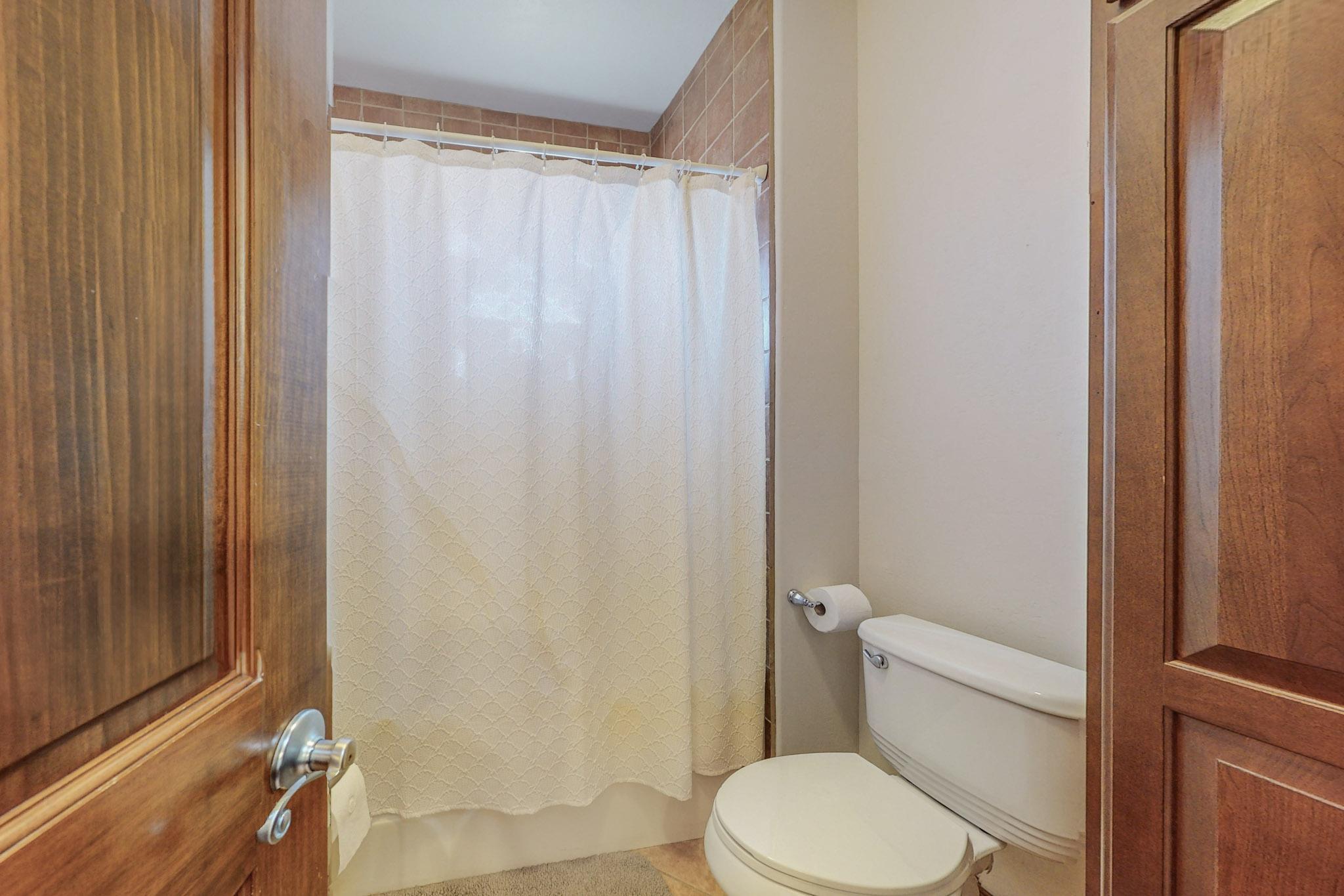 7923 VICTORIA Drive NW