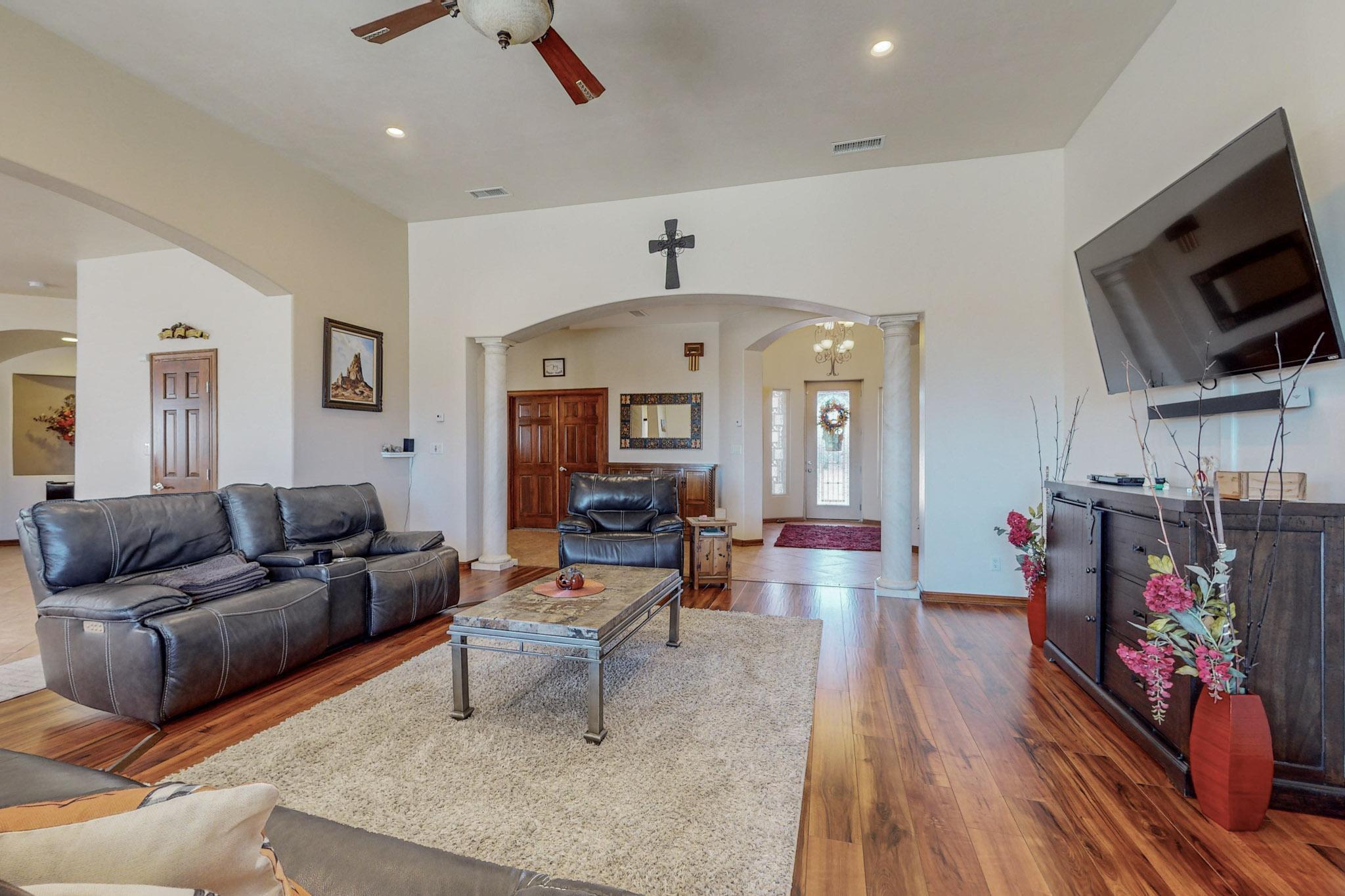 7923 VICTORIA Drive NW