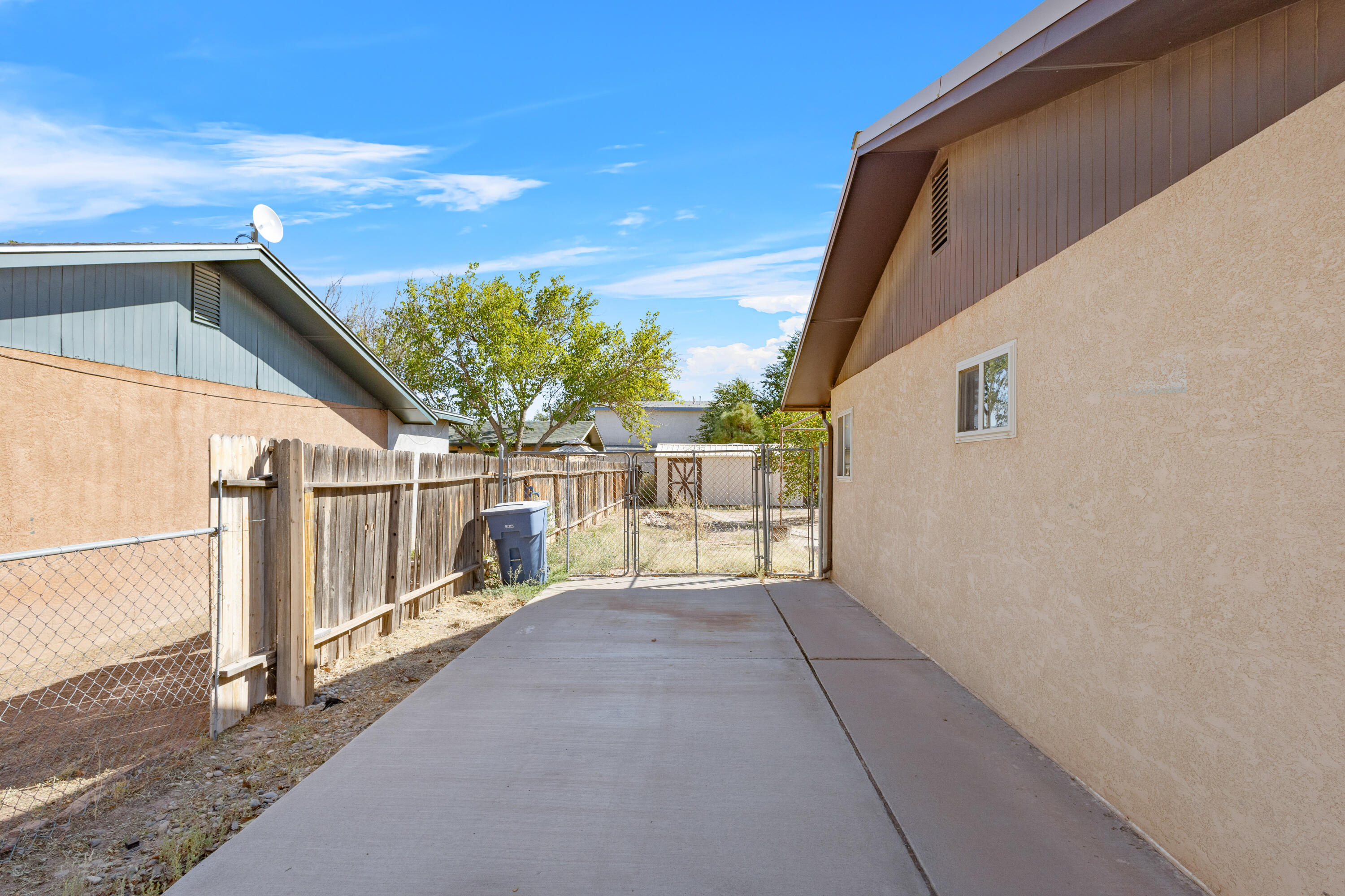 1006 MARY Place