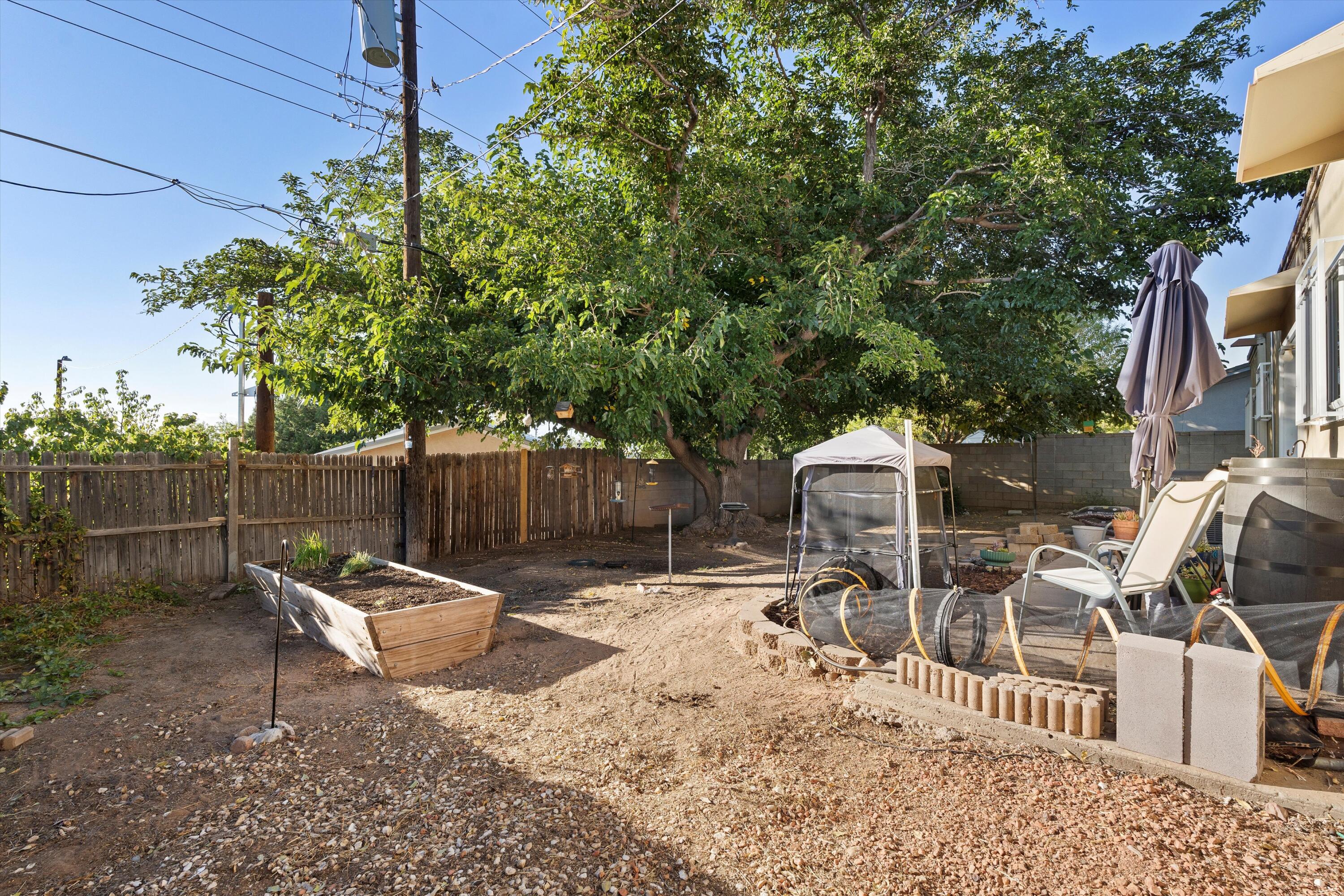 1913 HAMLET Court NE