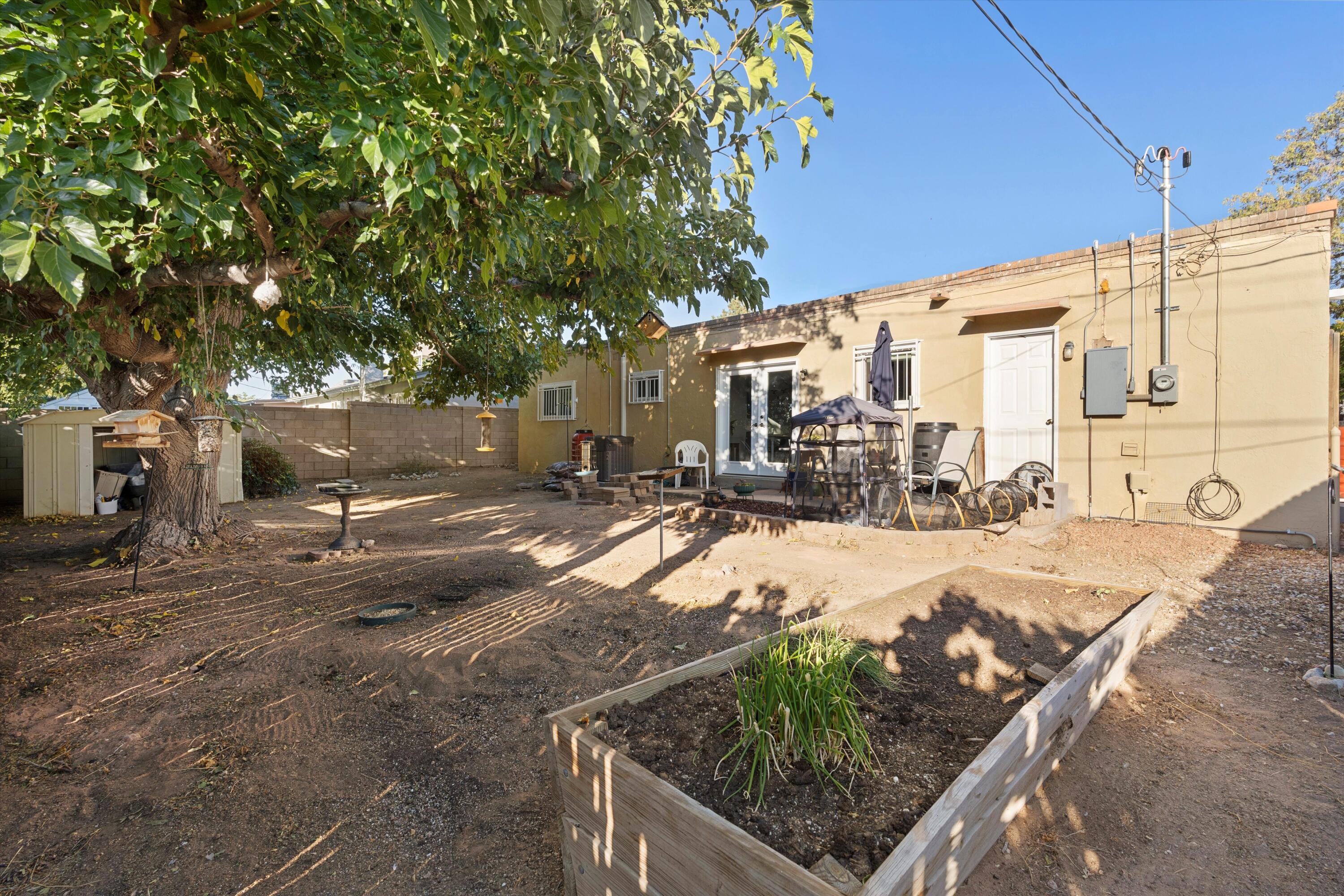 1913 HAMLET Court NE