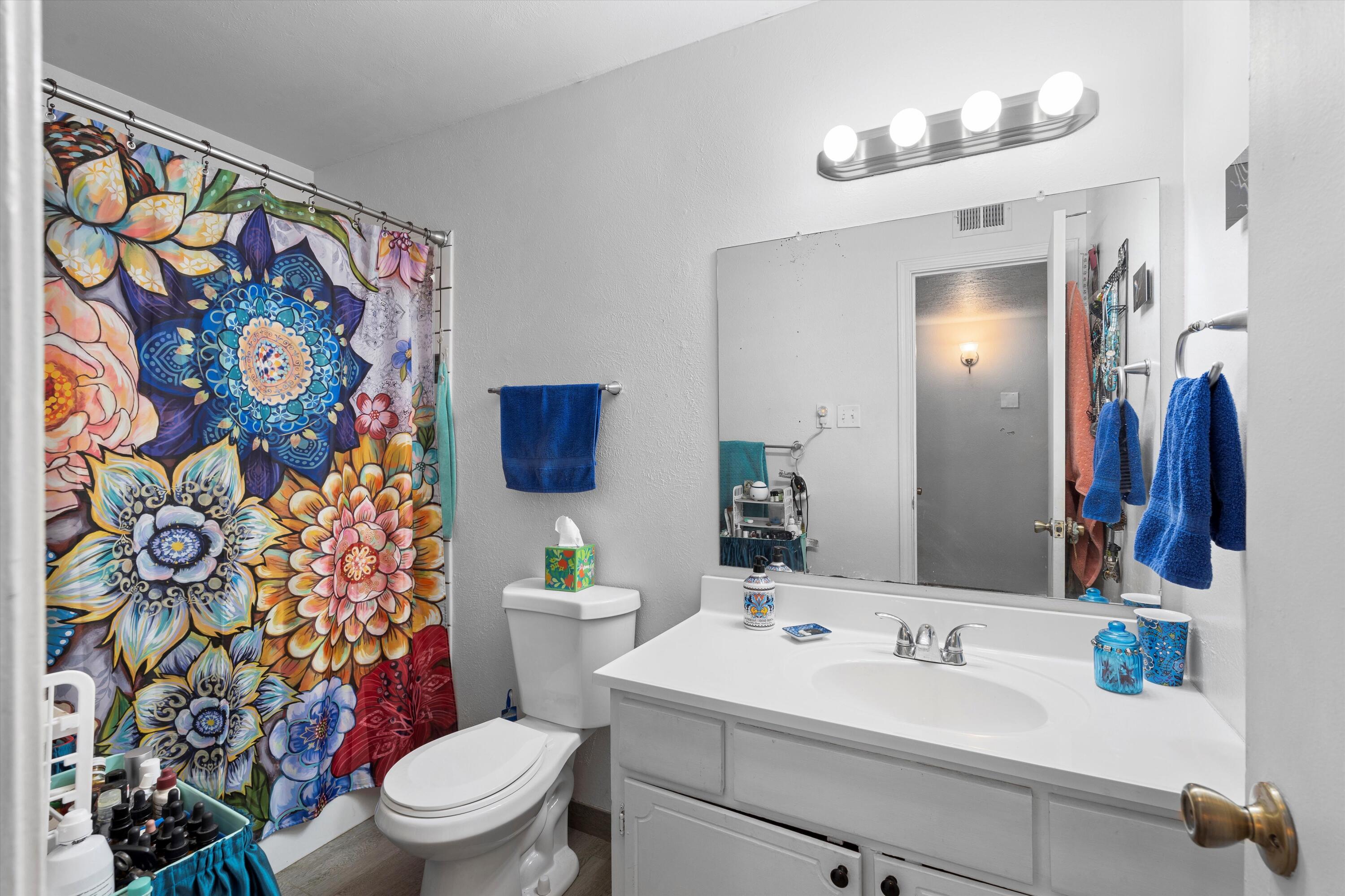 1913 HAMLET Court NE