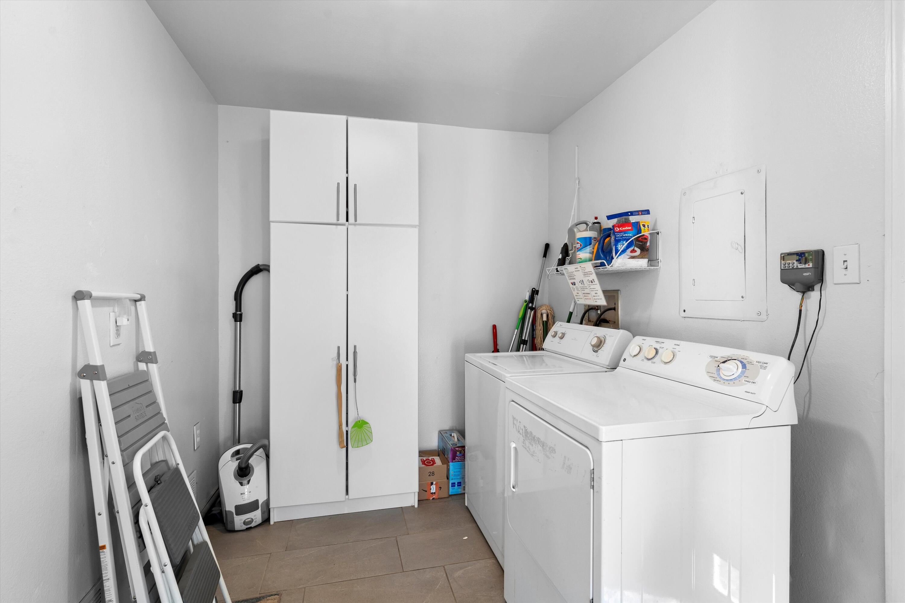 1913 HAMLET Court NE