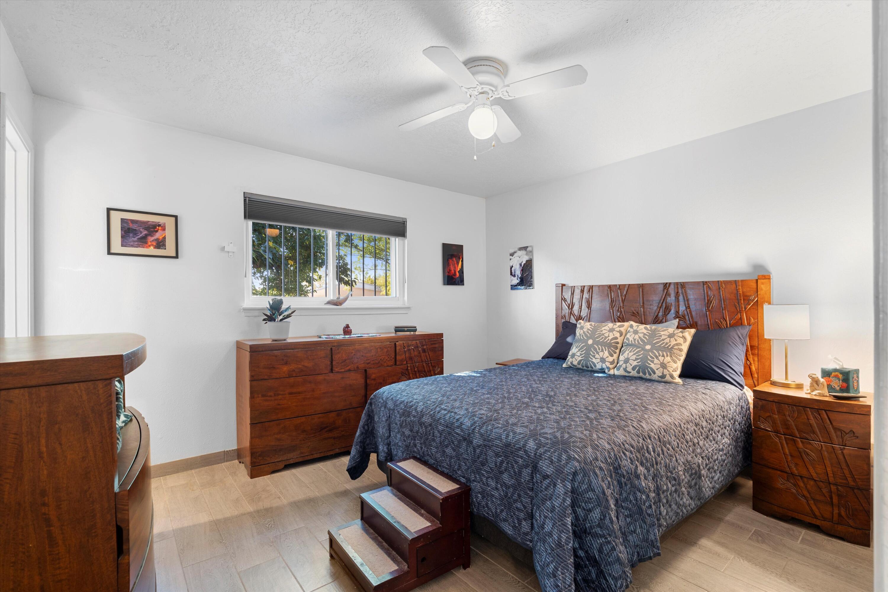 1913 HAMLET Court NE