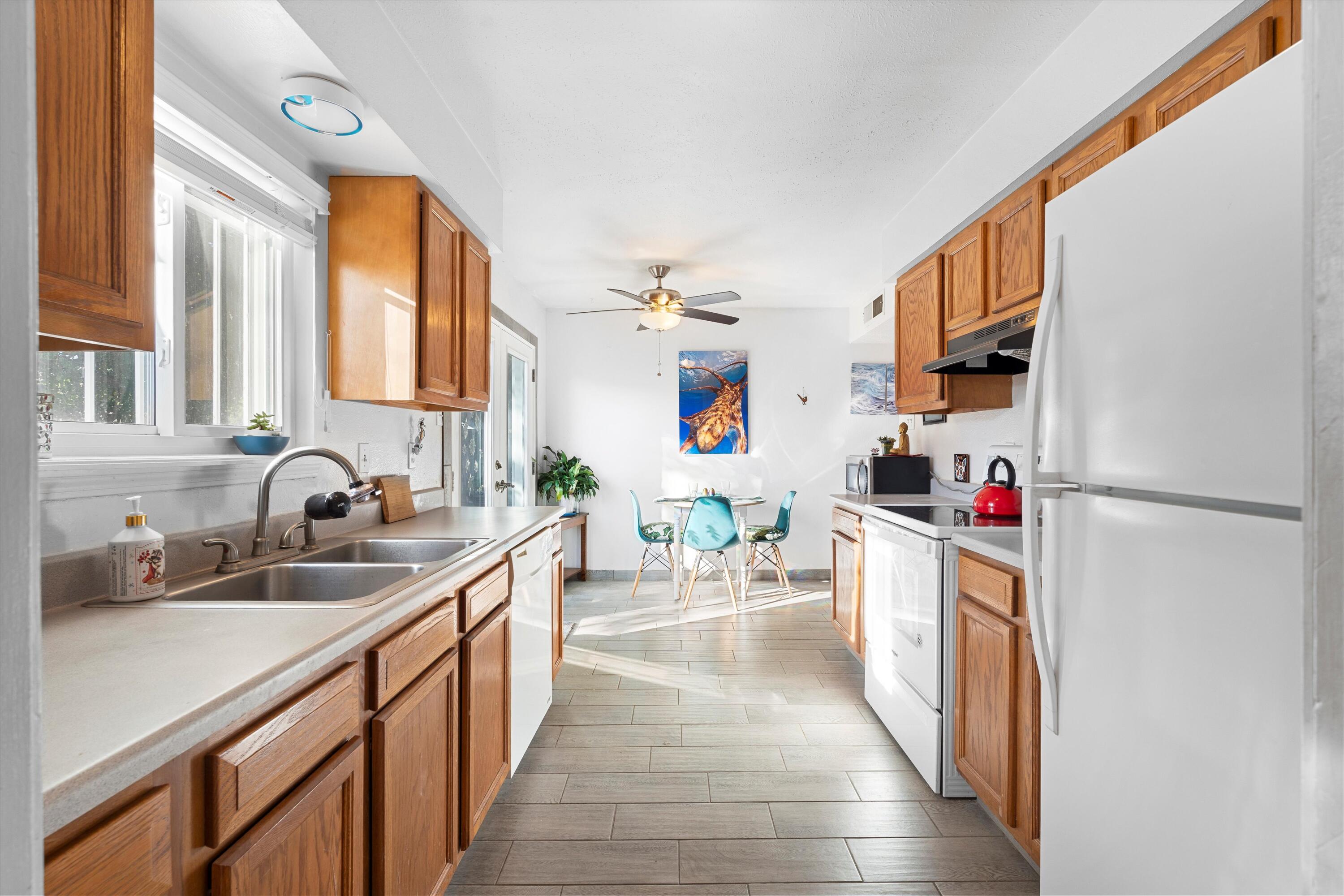 1913 HAMLET Court NE