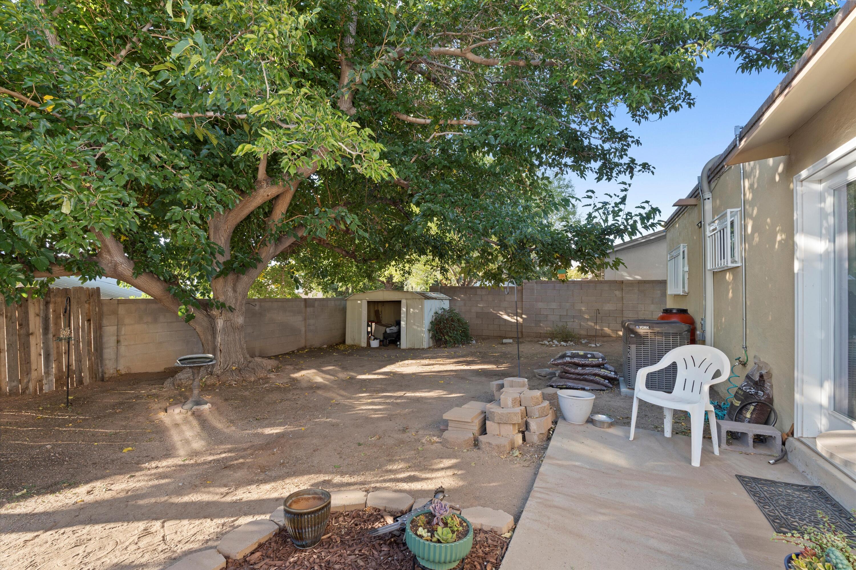 1913 HAMLET Court NE