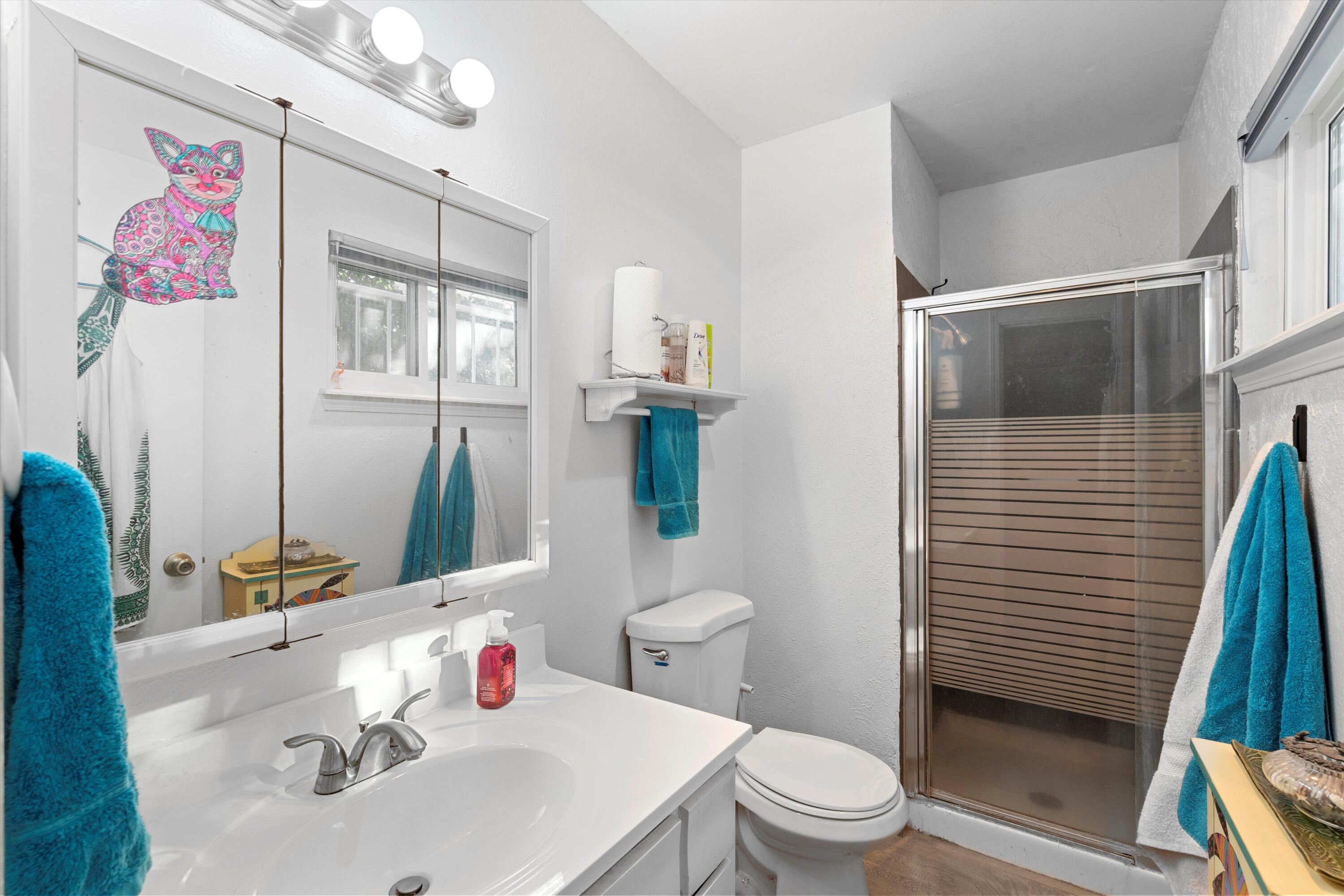 1913 HAMLET Court NE