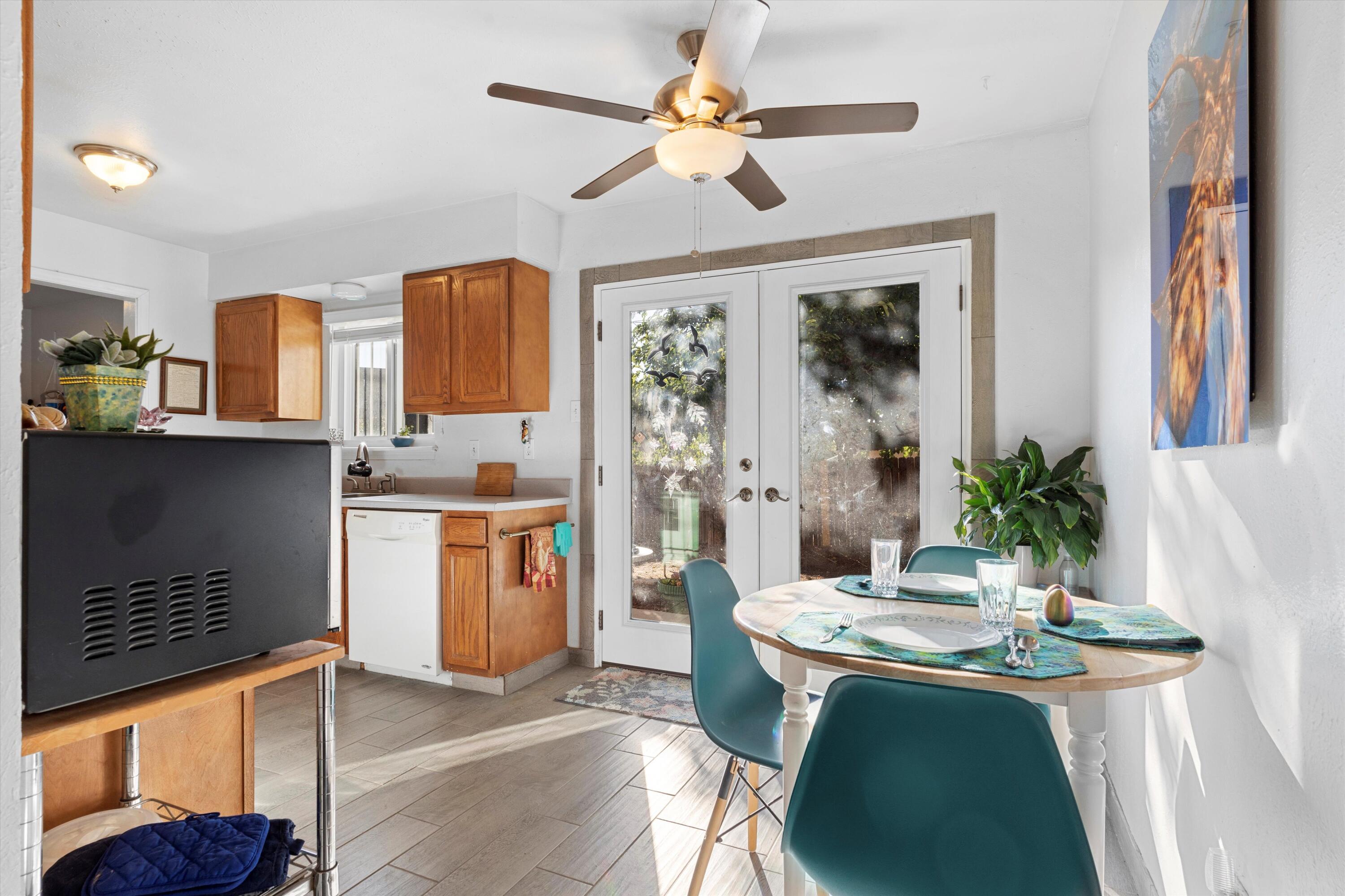 1913 HAMLET Court NE