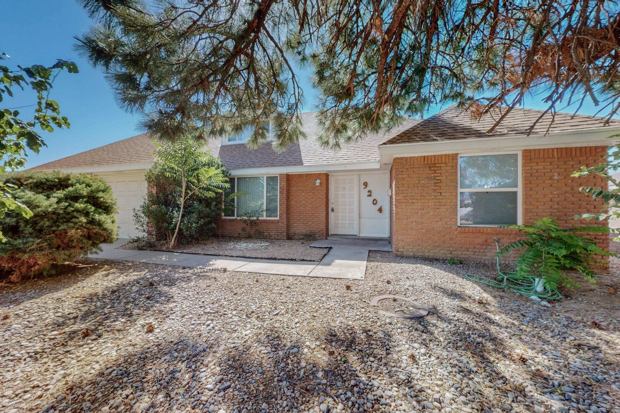 9204 CRESTWOOD Avenue NE