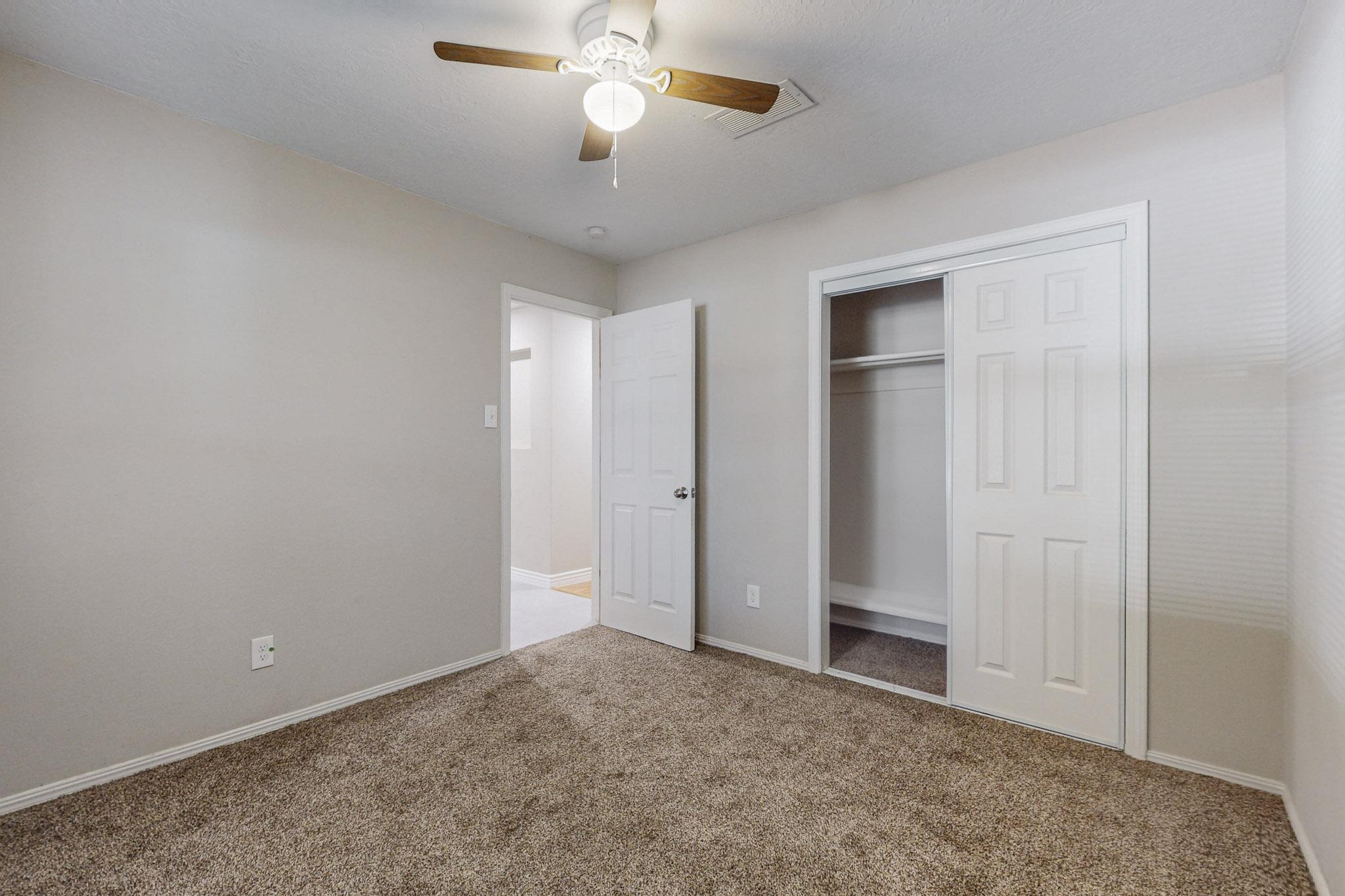 9204 CRESTWOOD Avenue NE