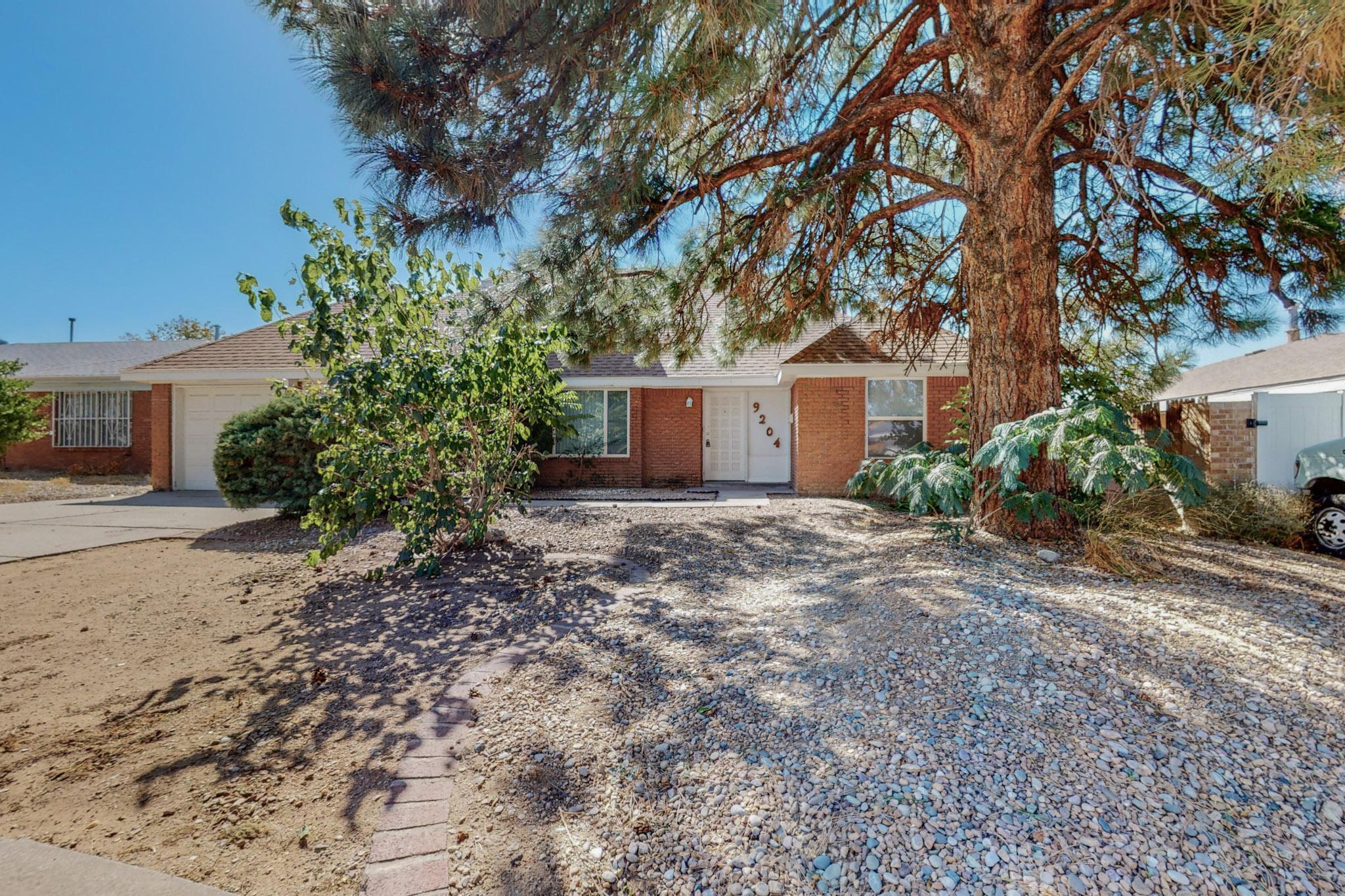 9204 CRESTWOOD Avenue NE