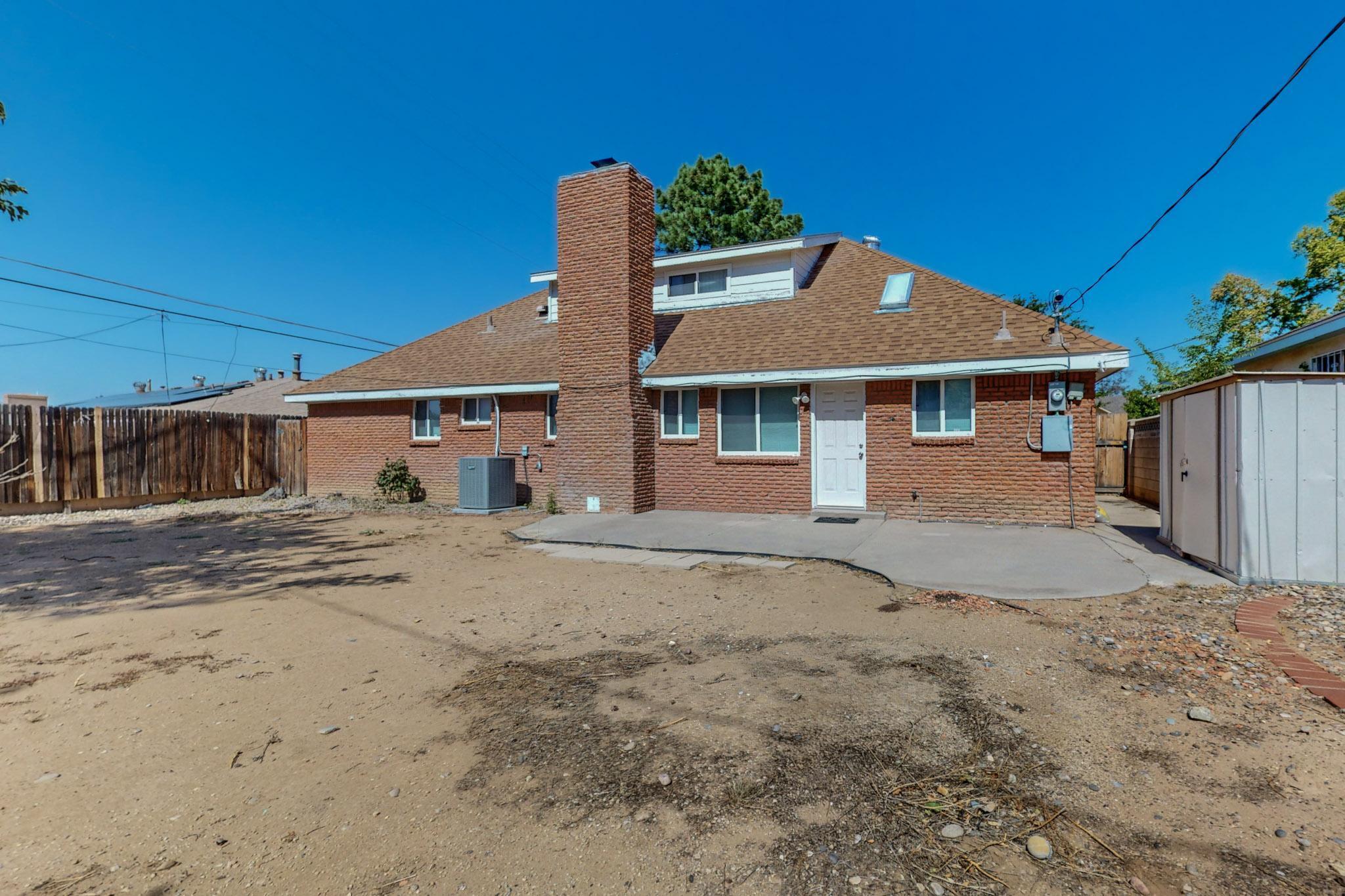 9204 CRESTWOOD Avenue NE