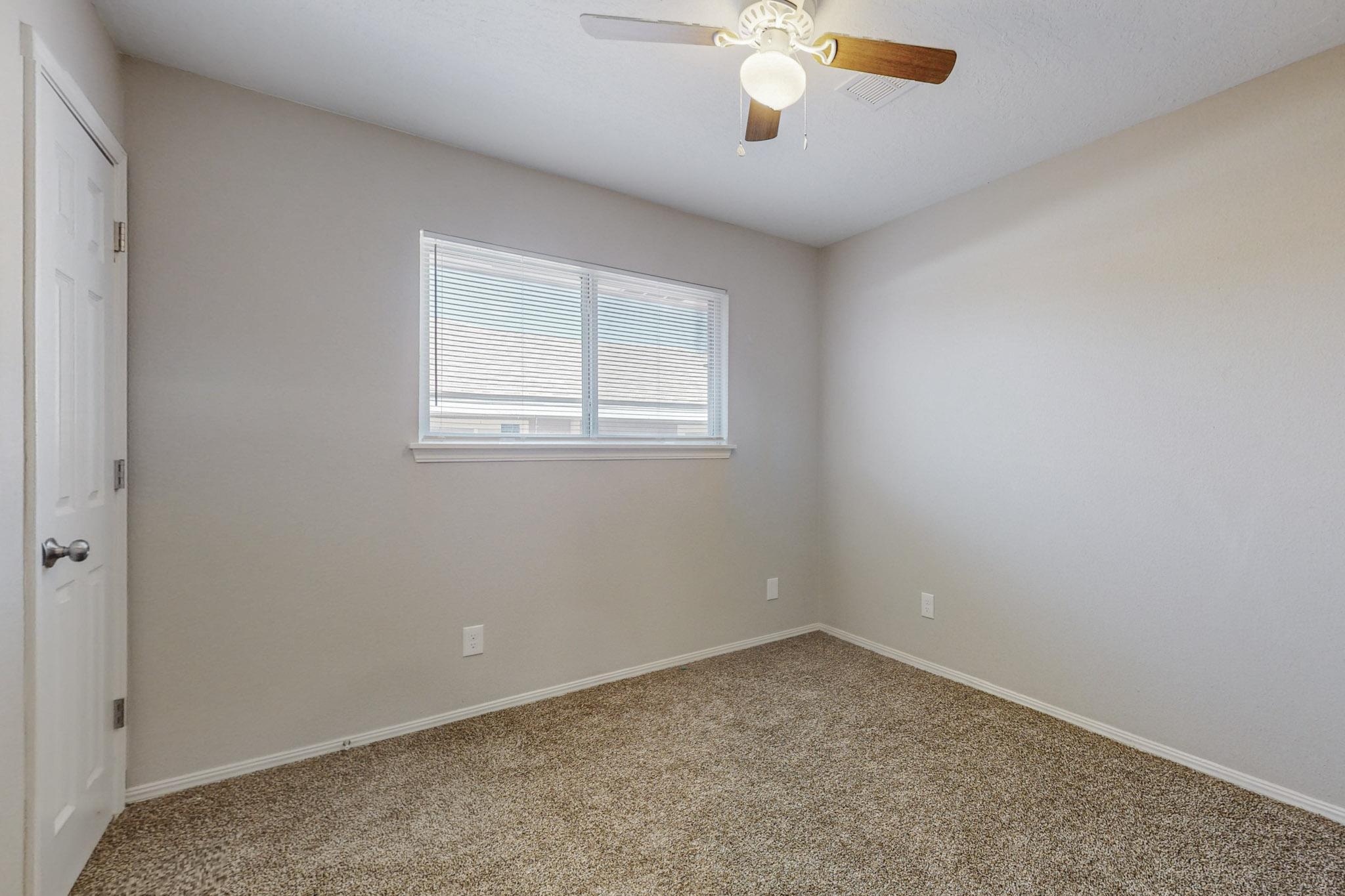 9204 CRESTWOOD Avenue NE