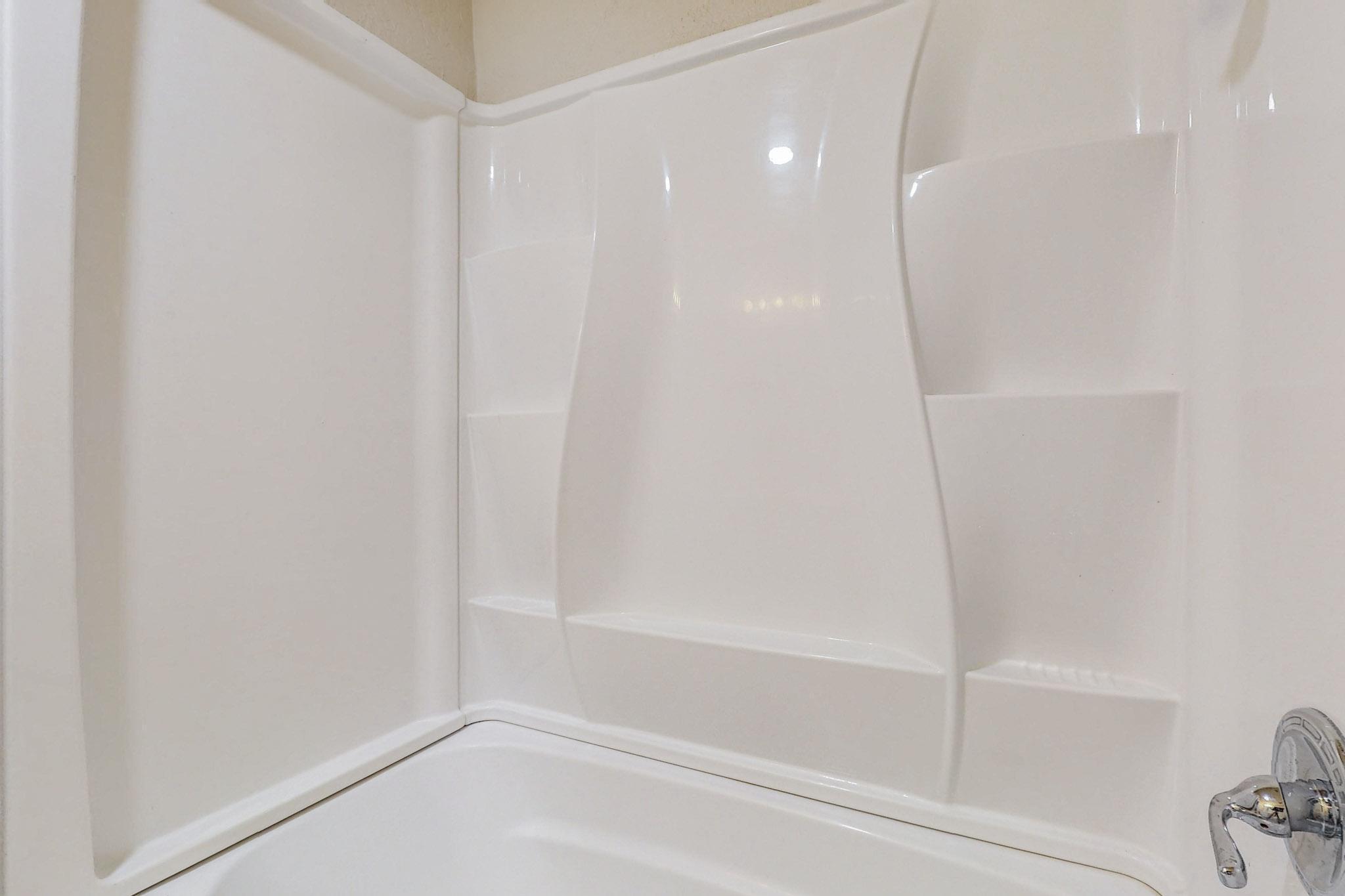 9204 CRESTWOOD Avenue NE