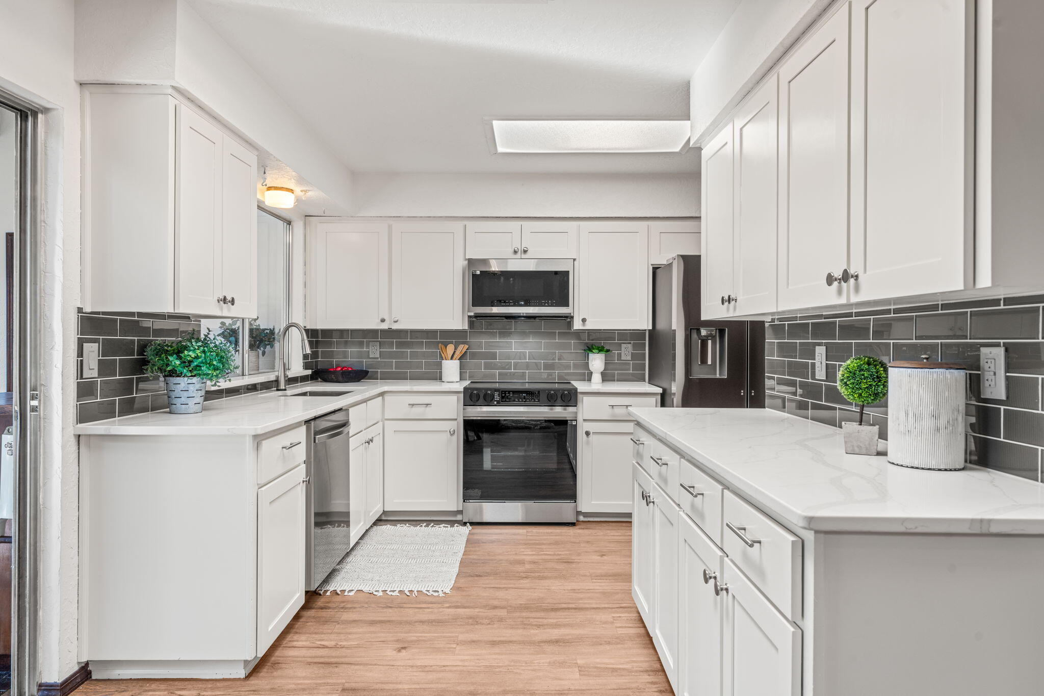 10012 ACADEMY HILLS Drive NE