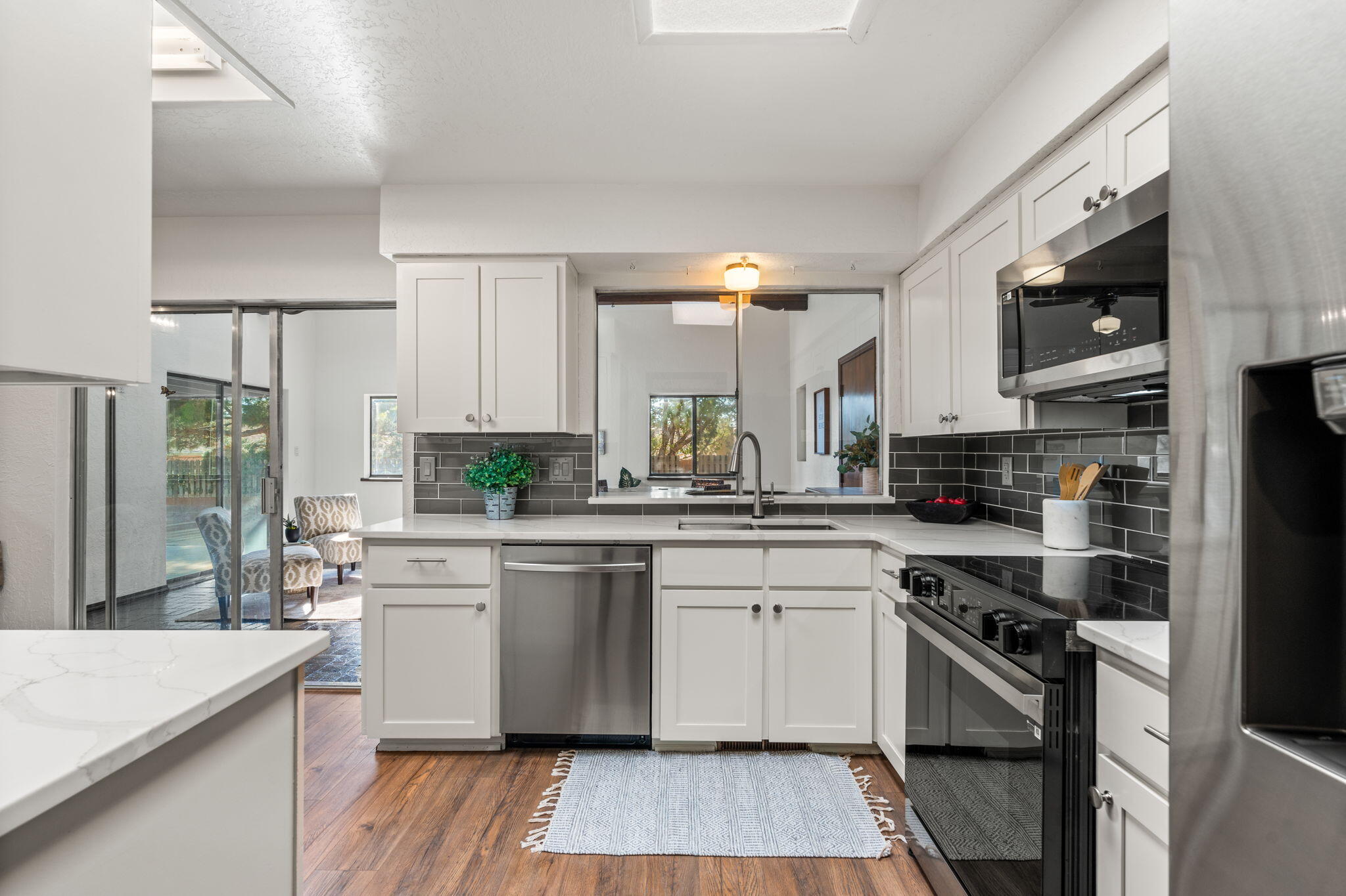 10012 ACADEMY HILLS Drive NE