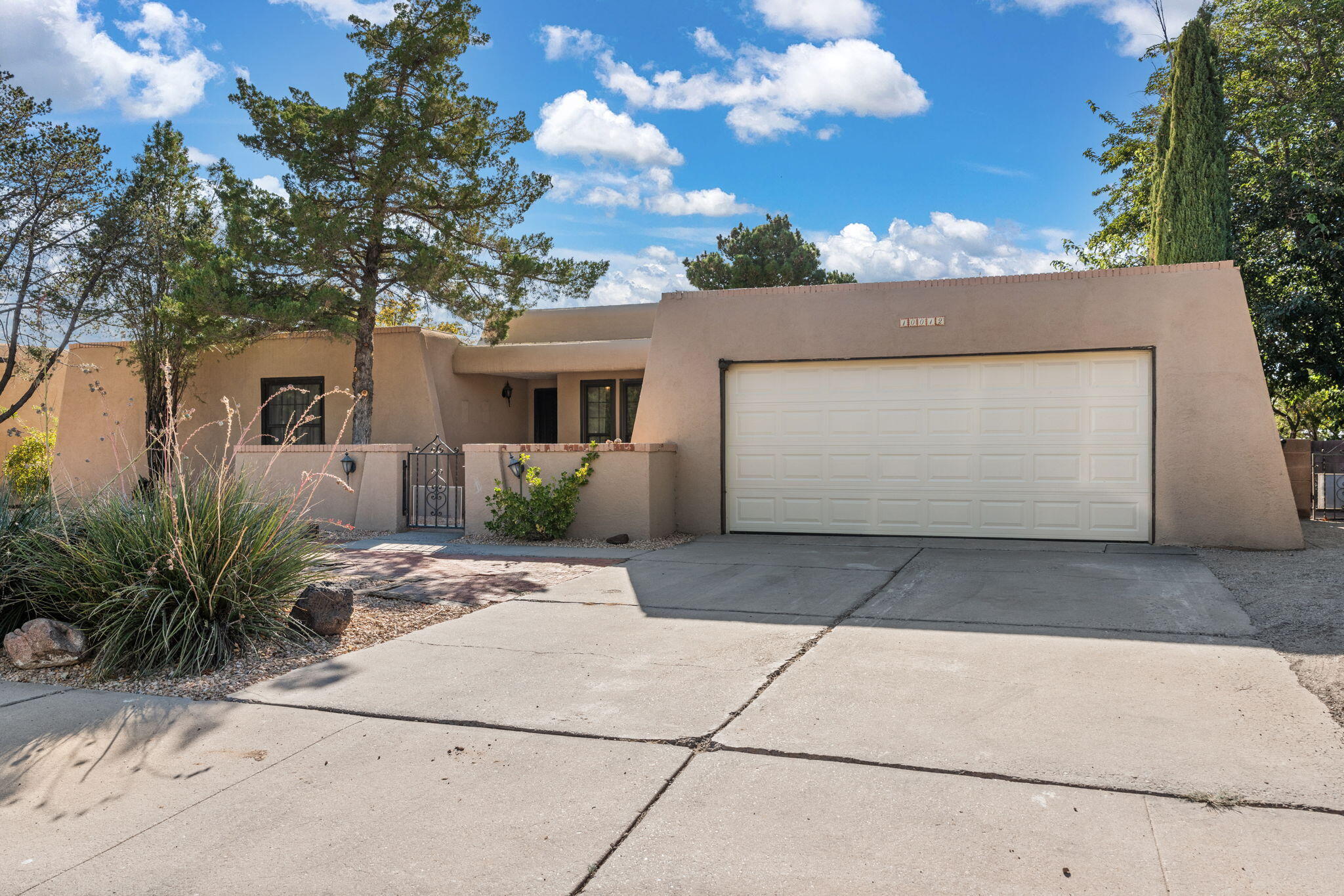 10012 ACADEMY HILLS Drive NE