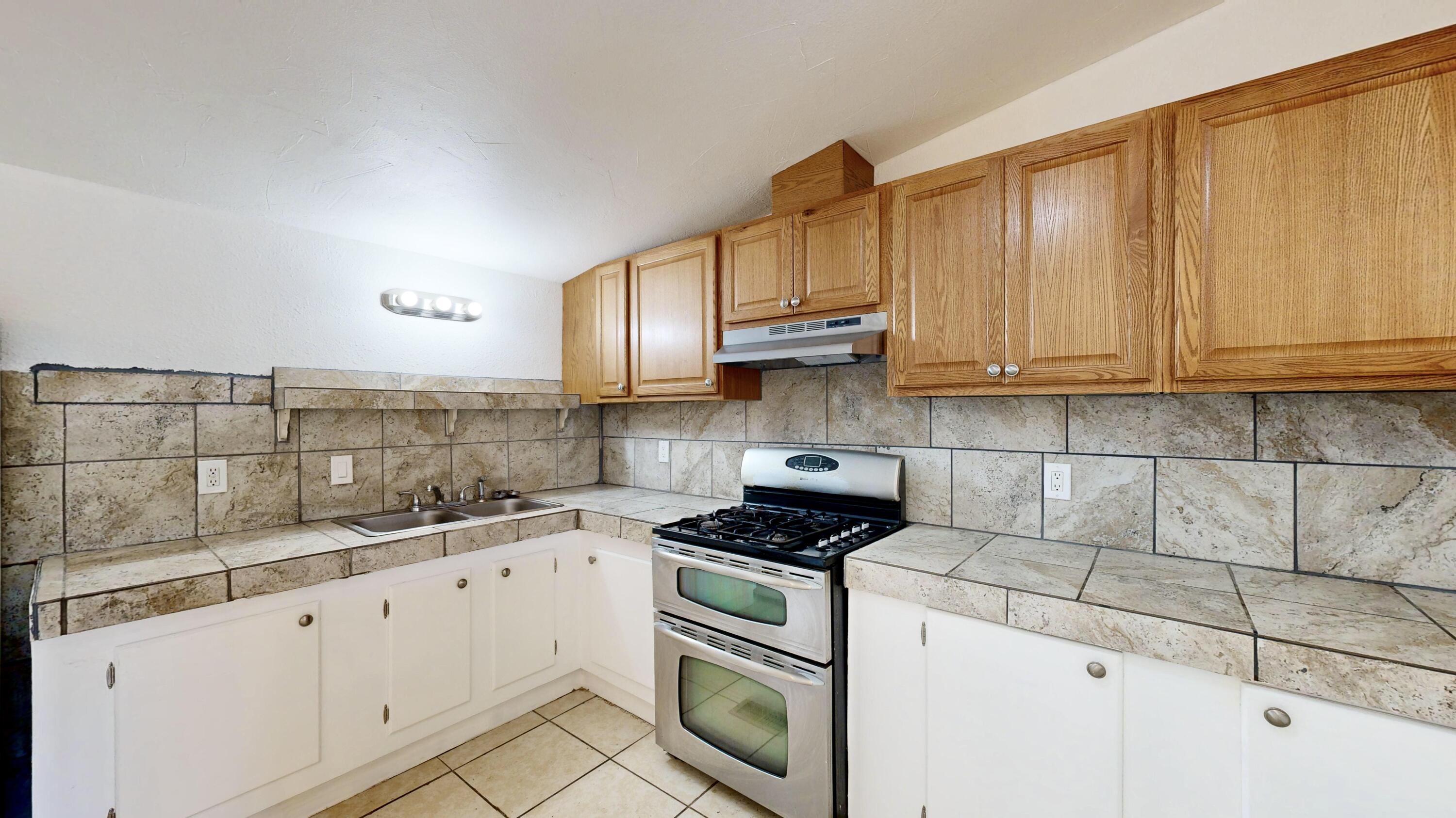 1814 HEATON Loop