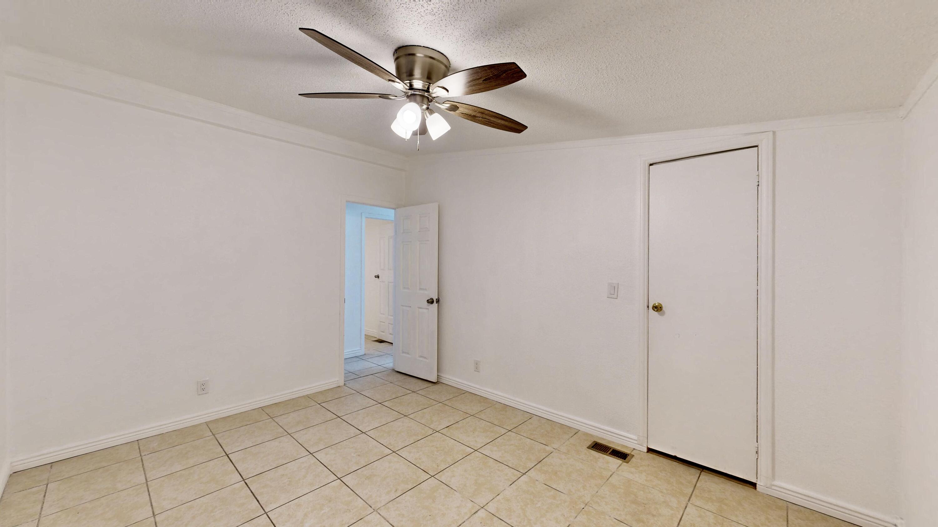 1814 HEATON Loop