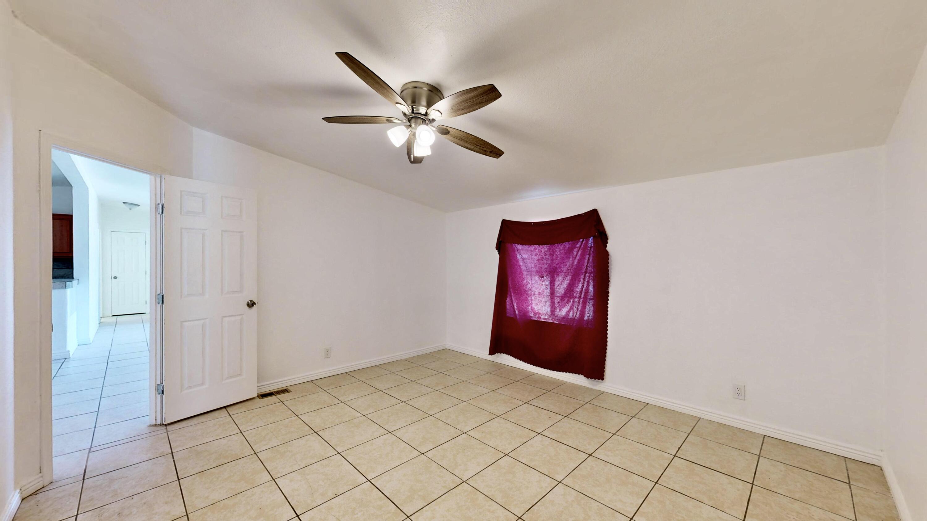 1814 HEATON Loop