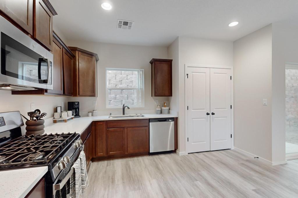 13605 Covered Wagon Avenue SE