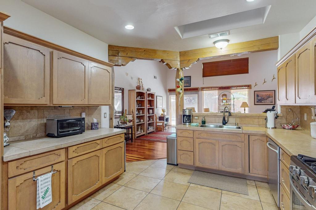 4612 ALBANY Court NW