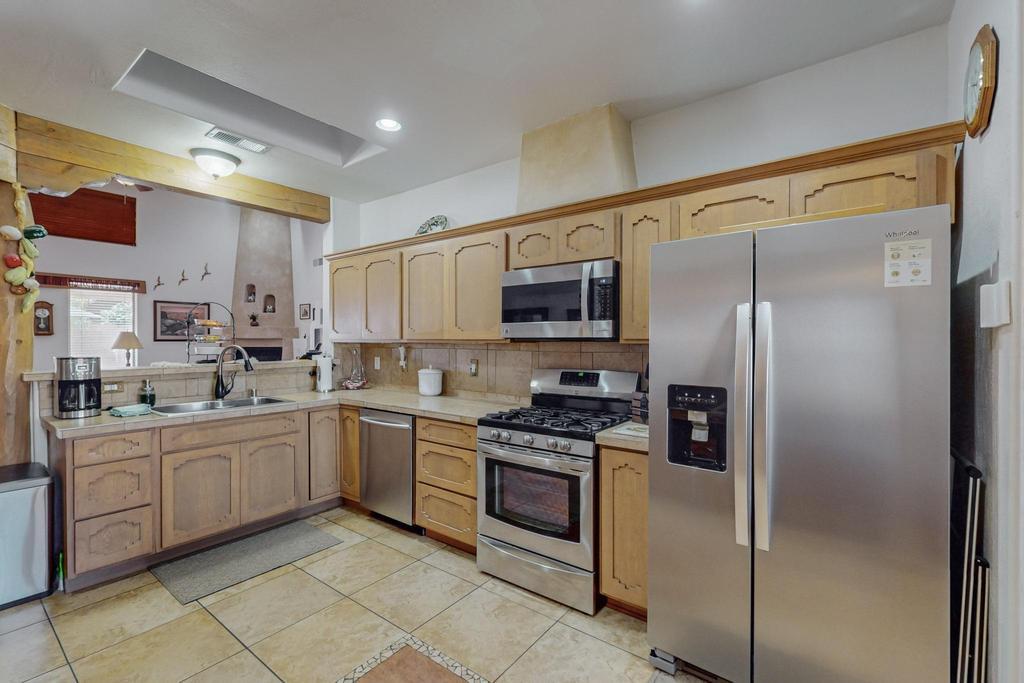 4612 ALBANY Court NW