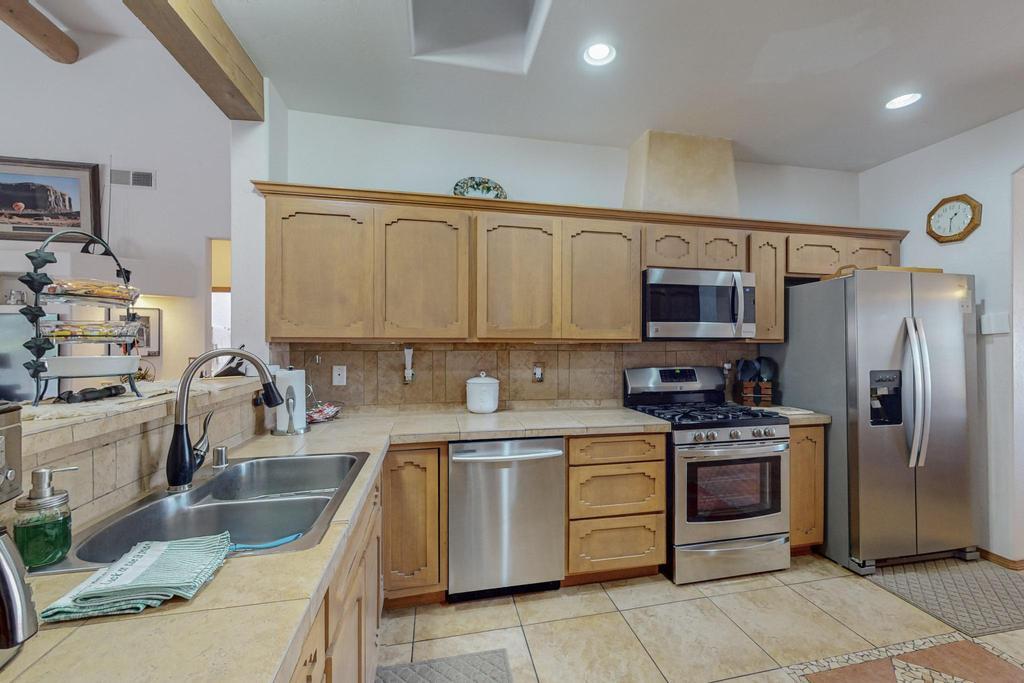 4612 ALBANY Court NW