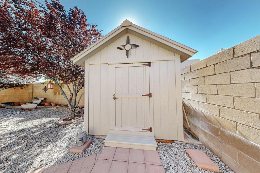 4612 ALBANY Court NW