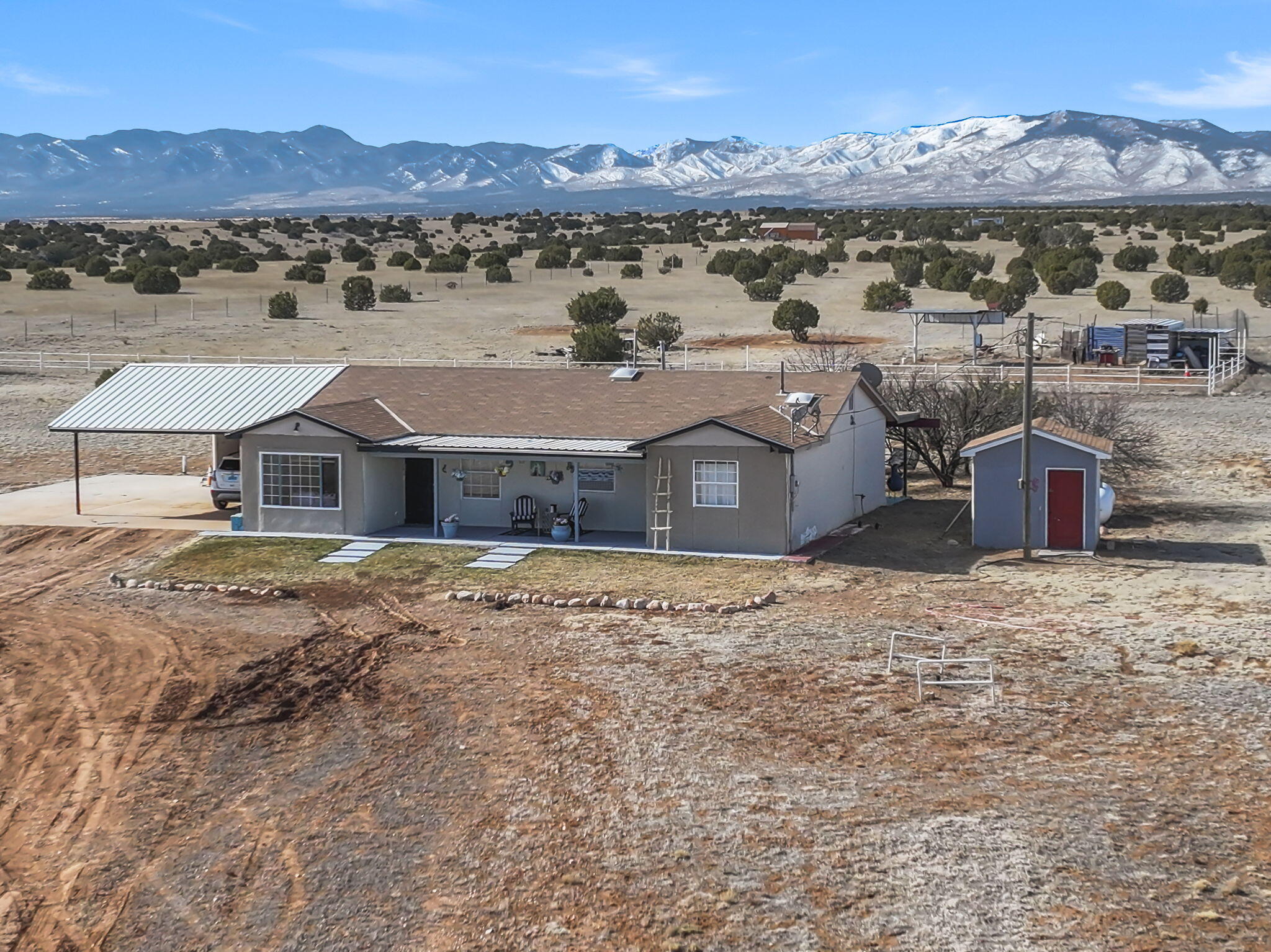 580 E Torreon Heights Road