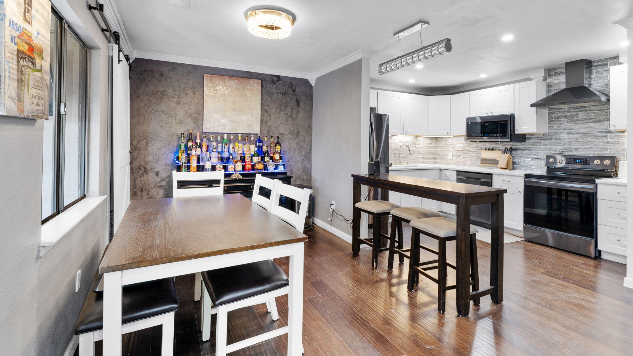 911 COUNTRY CLUB Drive SE G