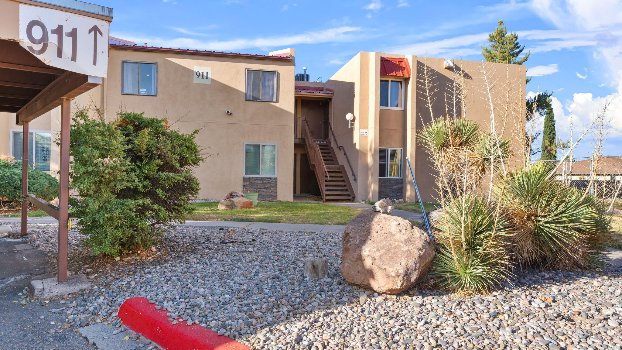 911 COUNTRY CLUB Drive SE G