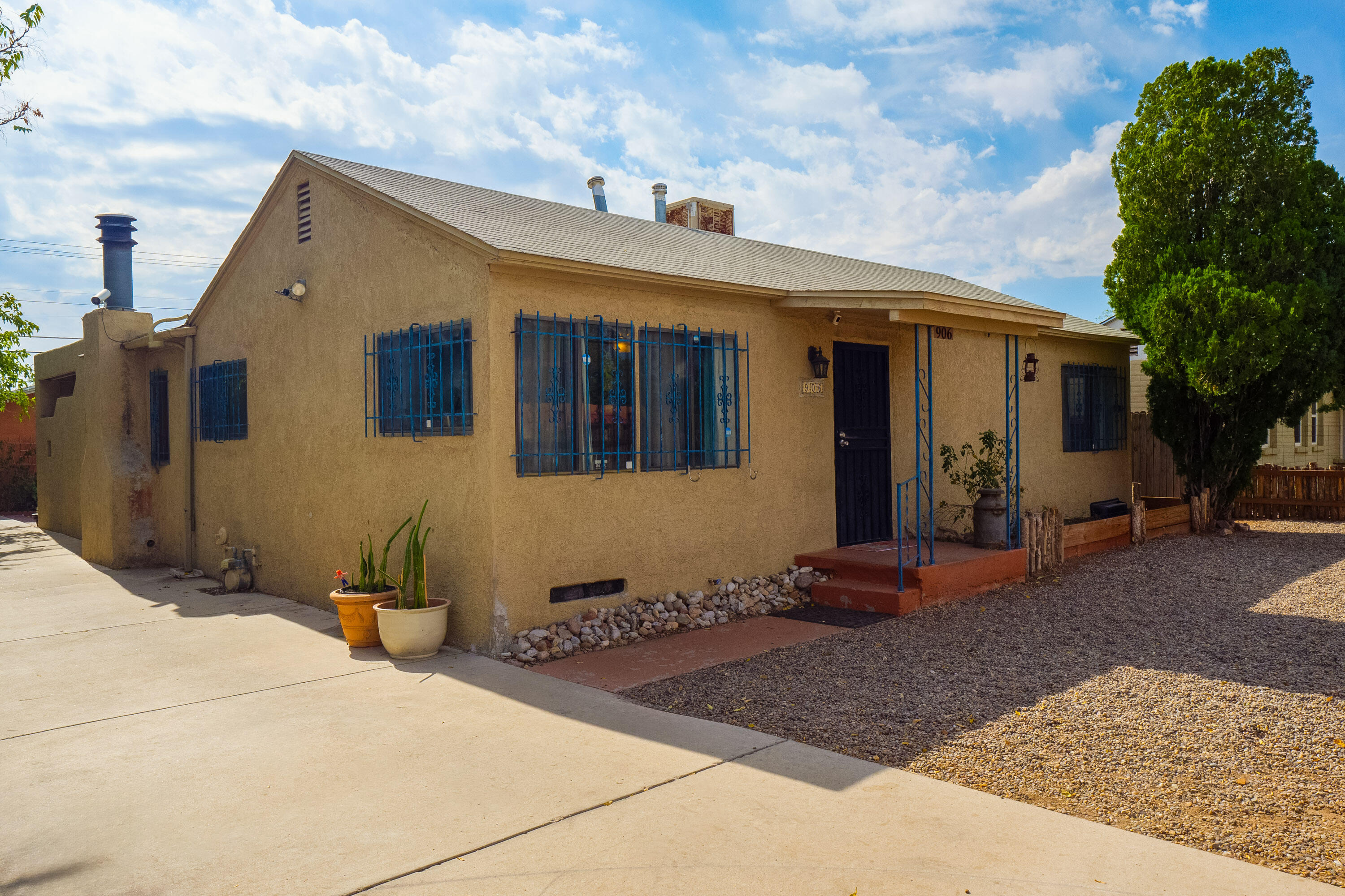 906 PALO DURO Avenue NW